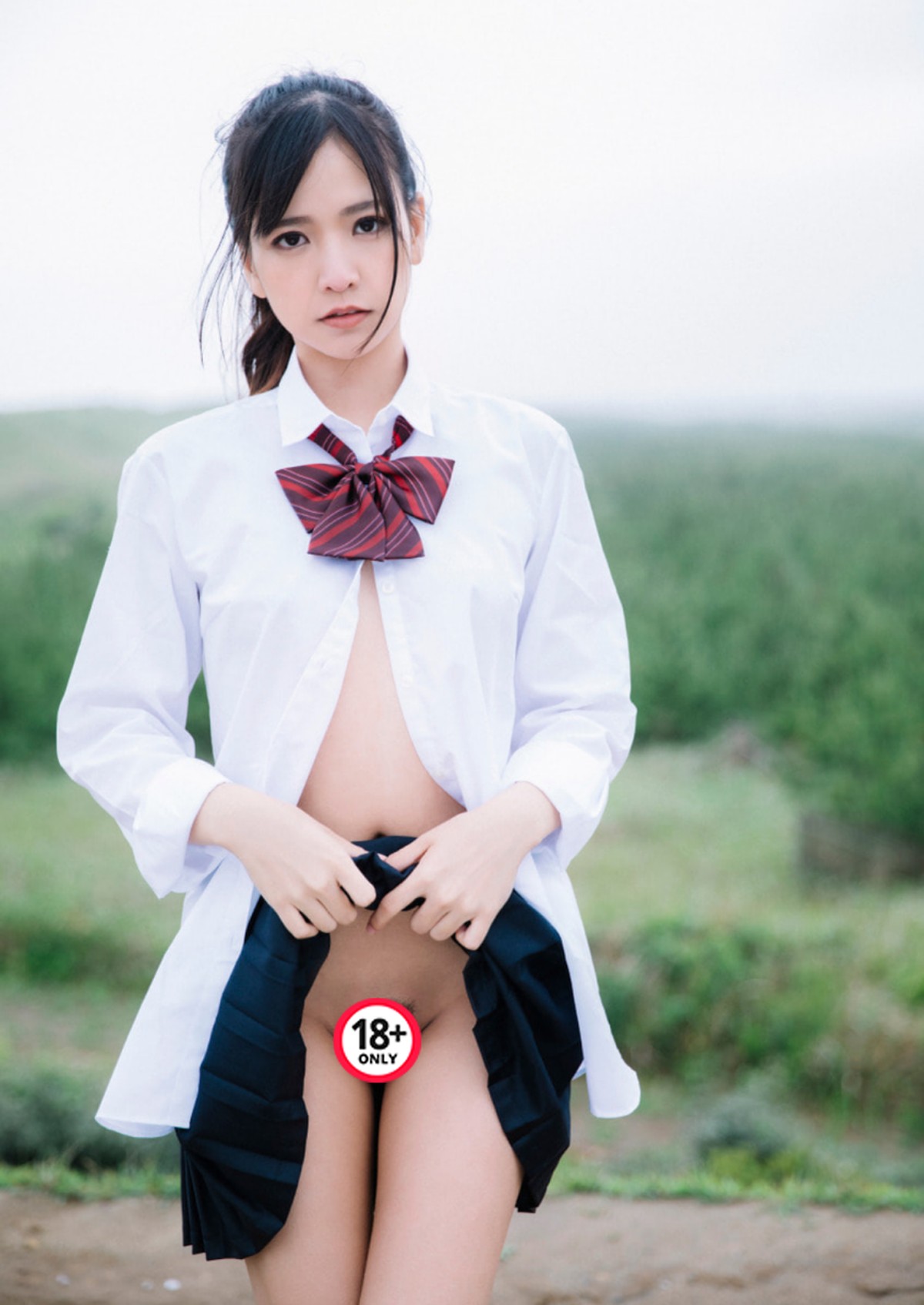 Photobook Rin Miyazaki 宮崎リン Setsuna 0008 0546942430.jpg