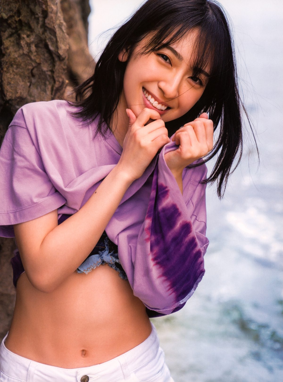 Kanemura Miku 1st Photobook v2 B 0030 4067441846.jpg