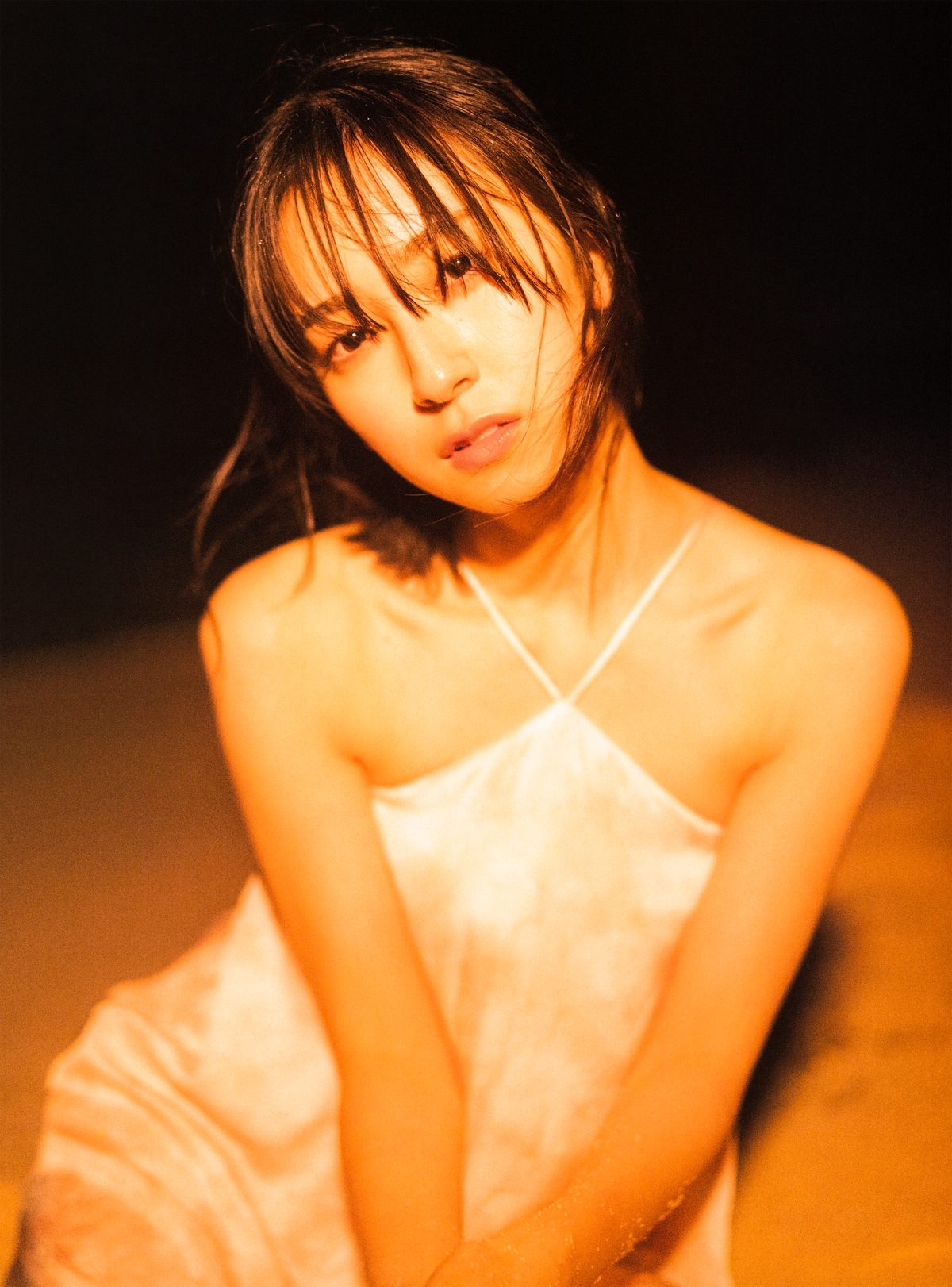 Kanemura Miku 1st Photobook v2 B 0024 3876770058.jpg