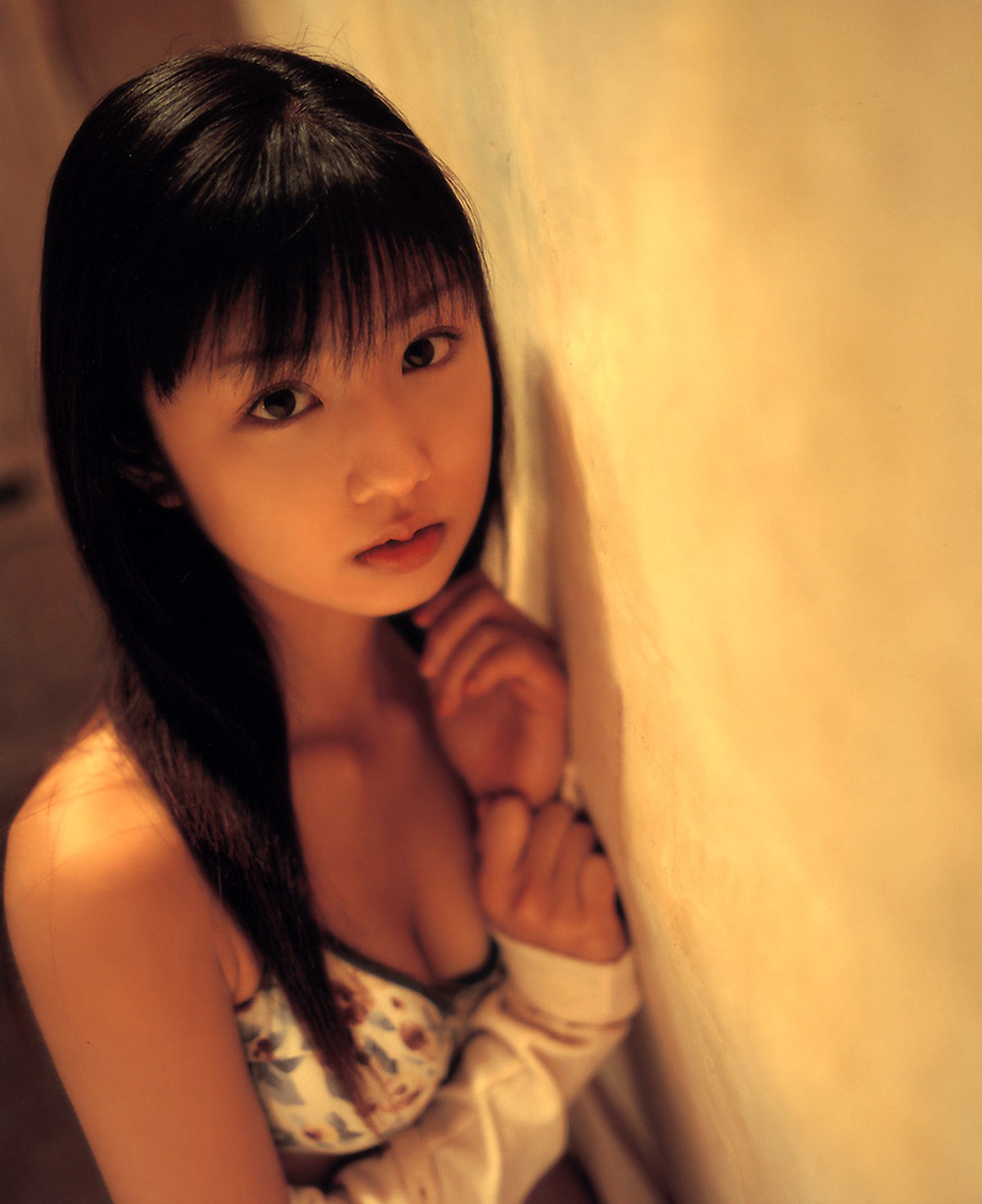 Photobook Yuko Ogura 小倉優子 Photo And Story Book Ringo Momoka Hime 0014 4372822998.jpg