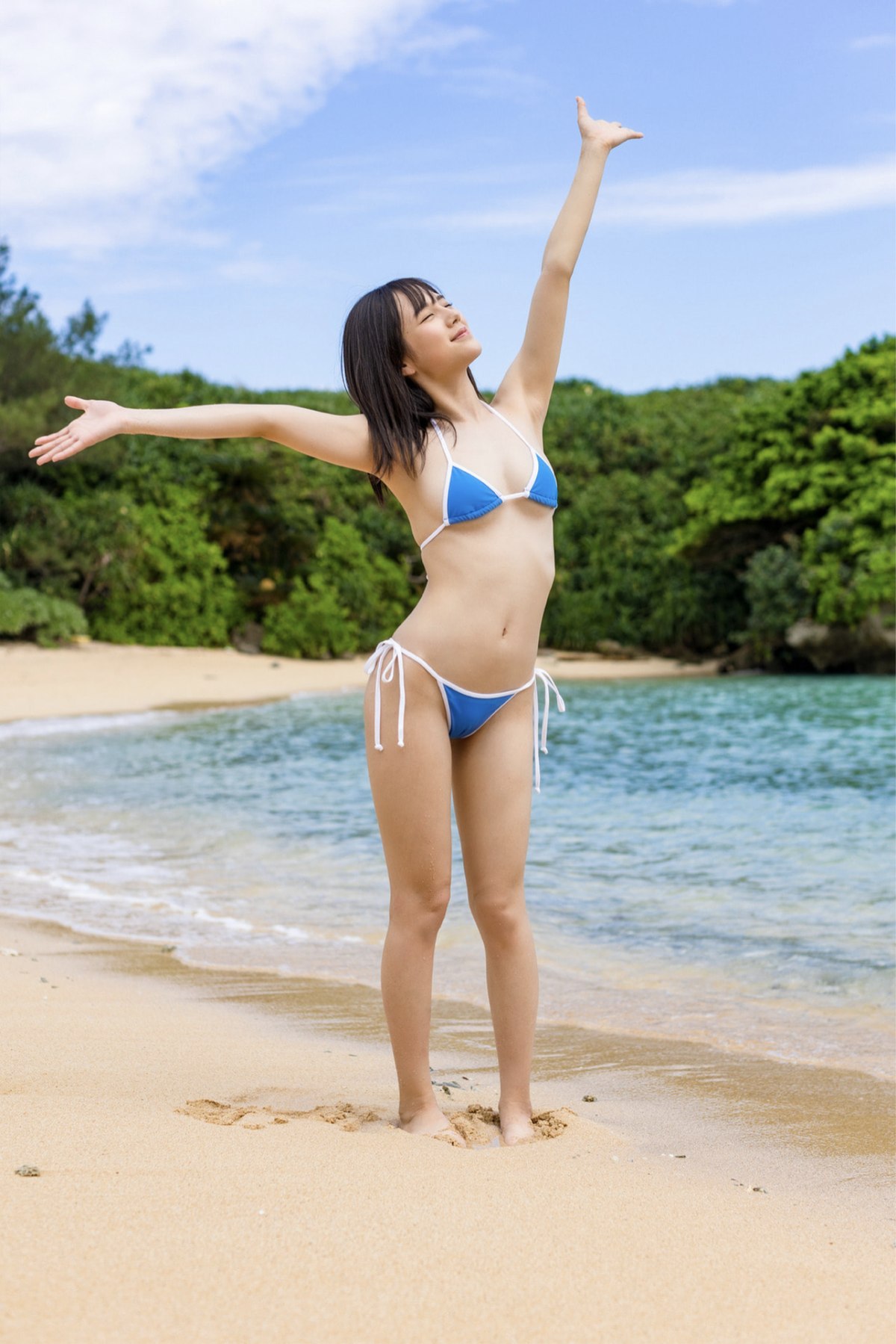 Photobook 2021 11 19 Remu Suzumori 涼森れむ Gravure Photobook In A Transparent World 0001 7104988848.jpg