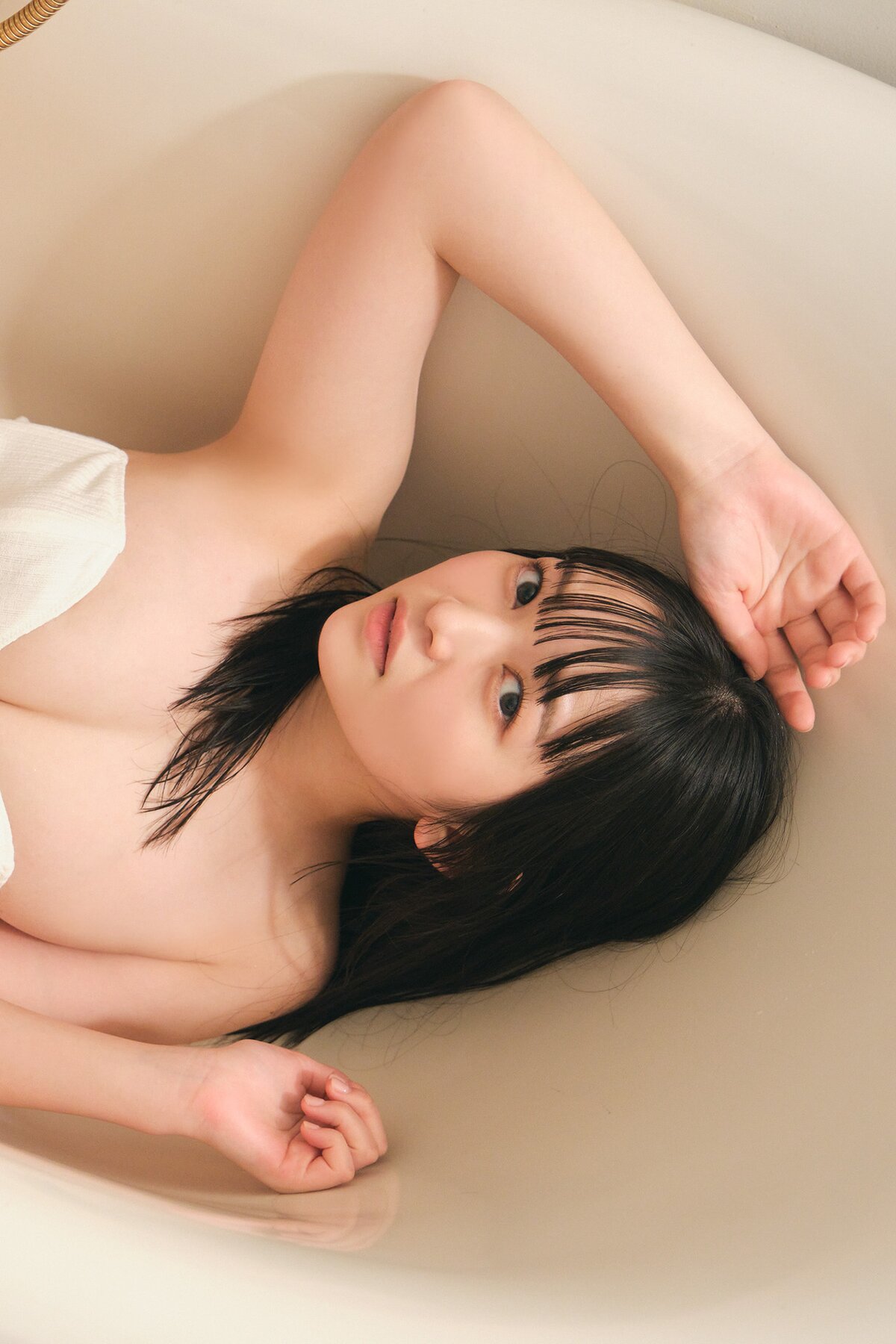 Photobook 2023 05 30 Suzuka Sayama 佐山すずか I Want To Be Next To You 0048 3934913345.jpg