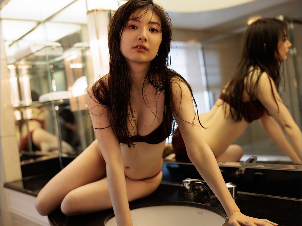 Weekly Gendai Photobook 2023 07 21 Tomu Muto 武藤十夢 Genius To Seduce B 0035 2761385173.jpg