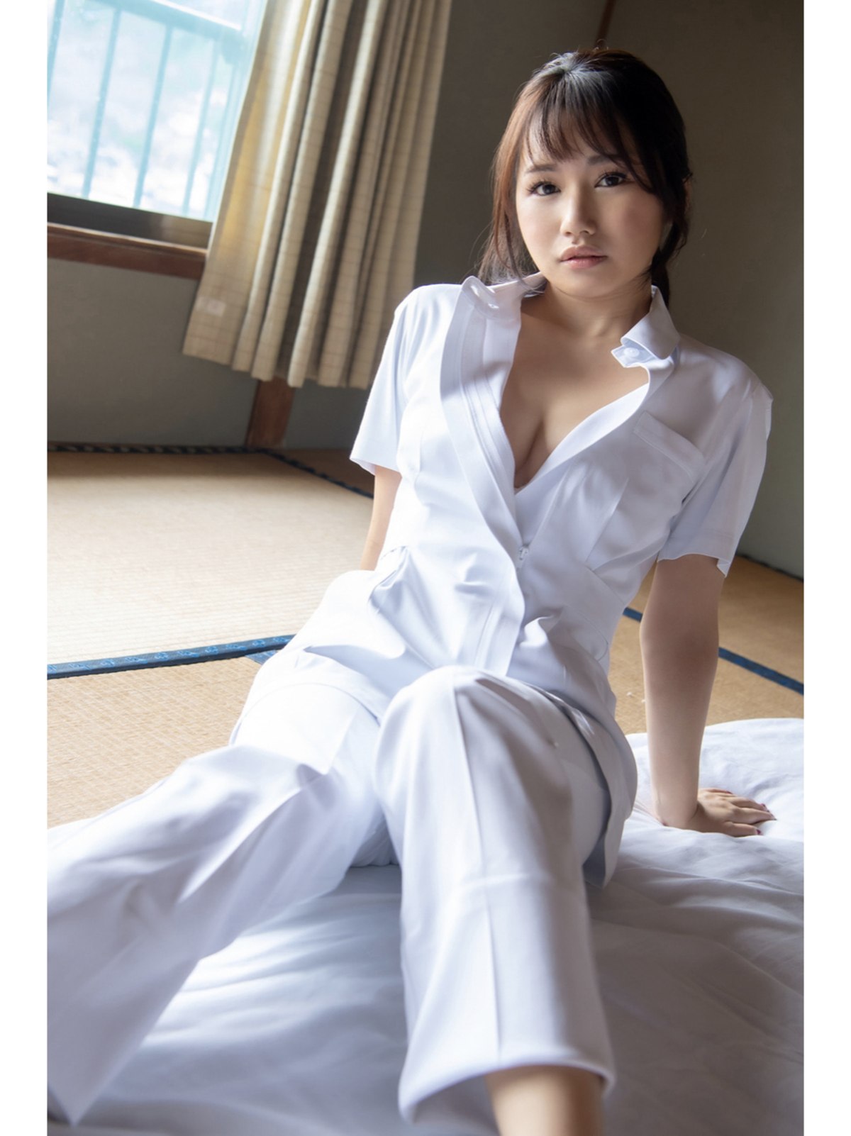 Photobook Kisaragi Natsuki 如月夏希 Official Gravure Photo Book Mysterious 0012 3354596477.jpg