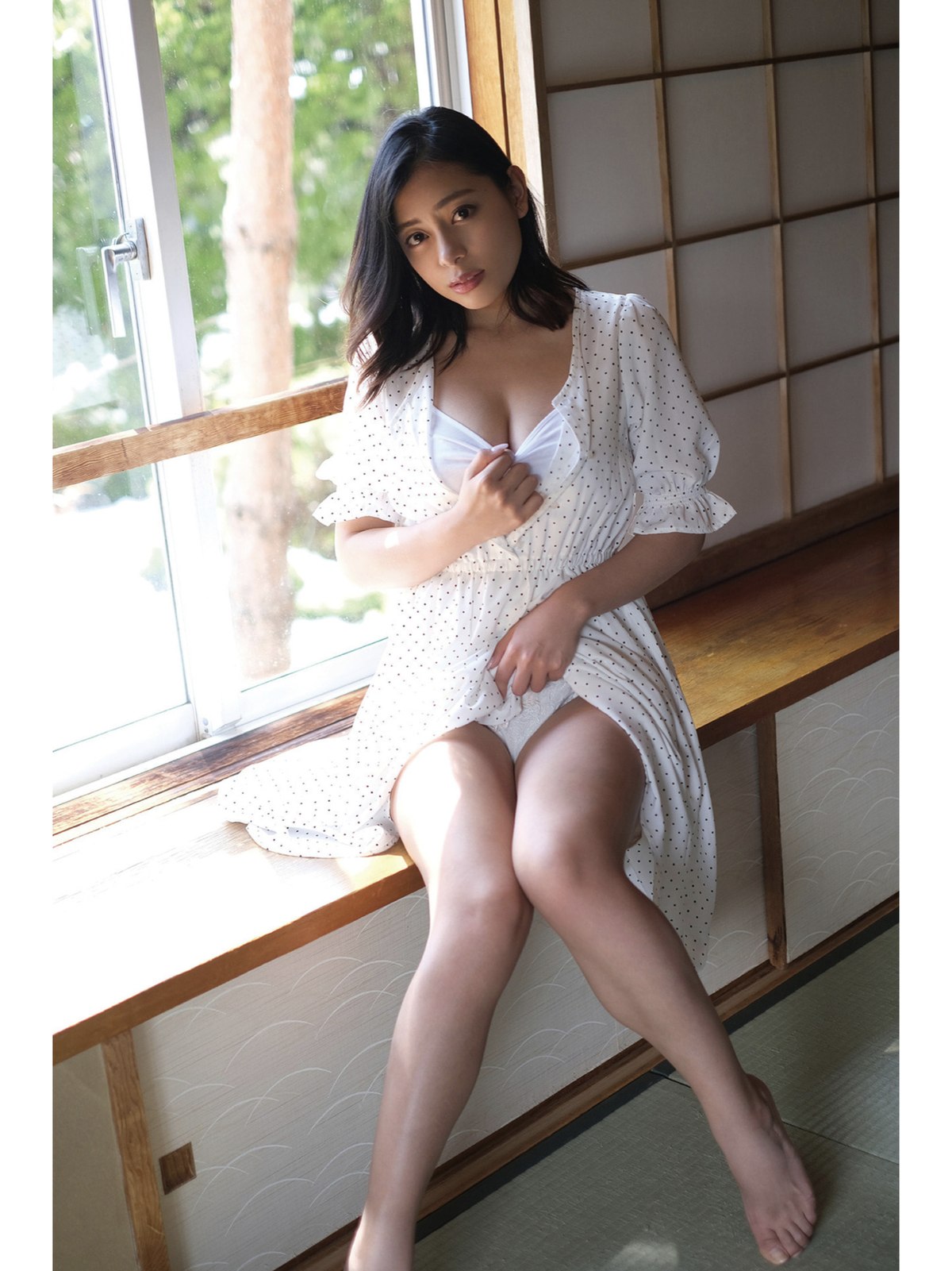 Photobook EMILY Official Gravure Photo Book Clear Season 0019 2647988457.jpg