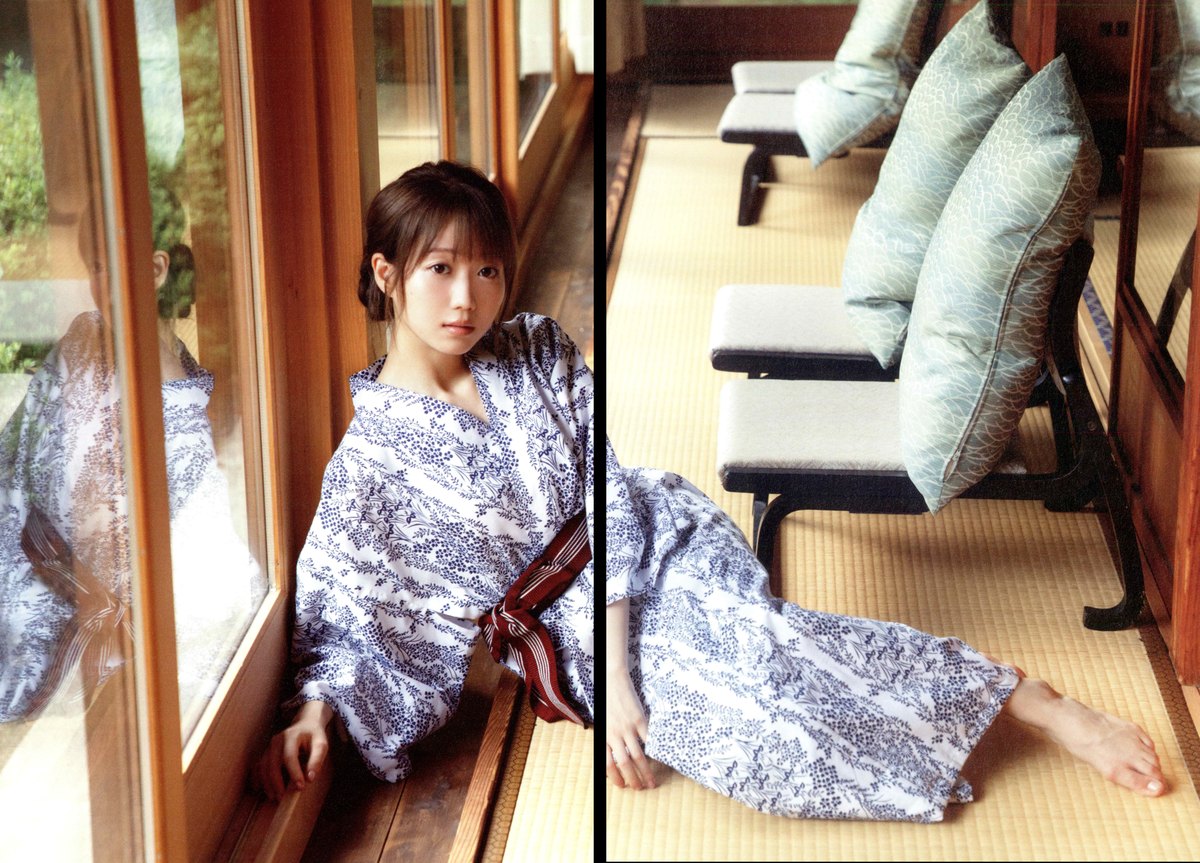 Photobook 2021 03 15 Emiri Otani 大谷映美里 1st Photobook The Person I Like A 0042 1983898869.jpg