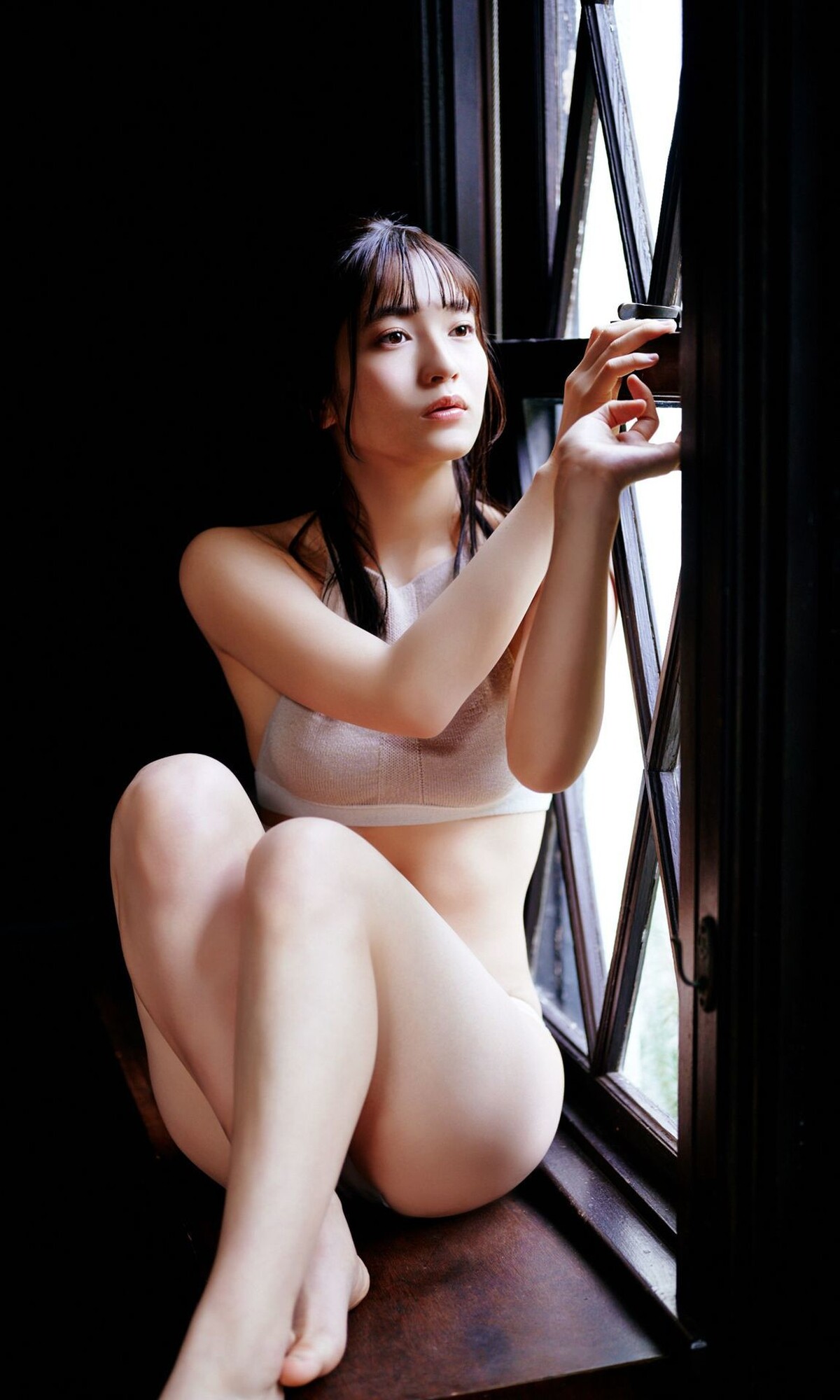 Photobook 2021 02 01 Nana Kurosaki 黒嵜菜々 Sacred Signs 0062 0107502291.jpg