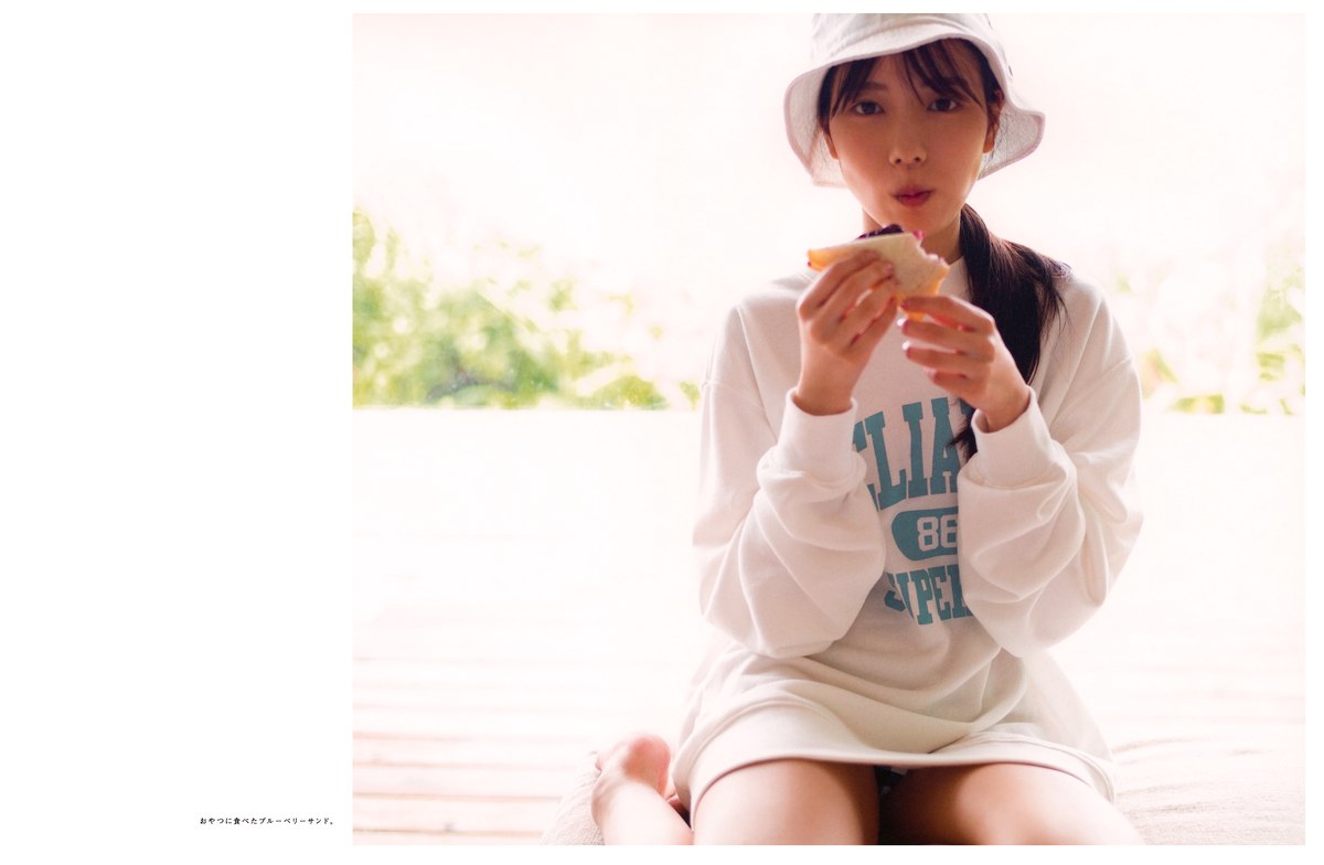 Photobook 2022 03 01 Hina Kawata 河田陽菜 1st Photobook Order Of Memories A 0054 2741080702.jpg