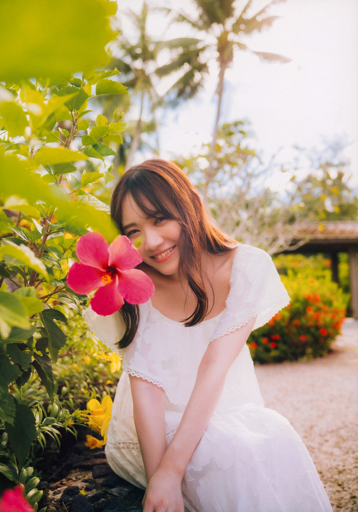 Photobook 2023 08 01 Mayu Tamura 田村真佑 1st Photobook The Moment I Fell In Love A 0010 0001634138.jpg