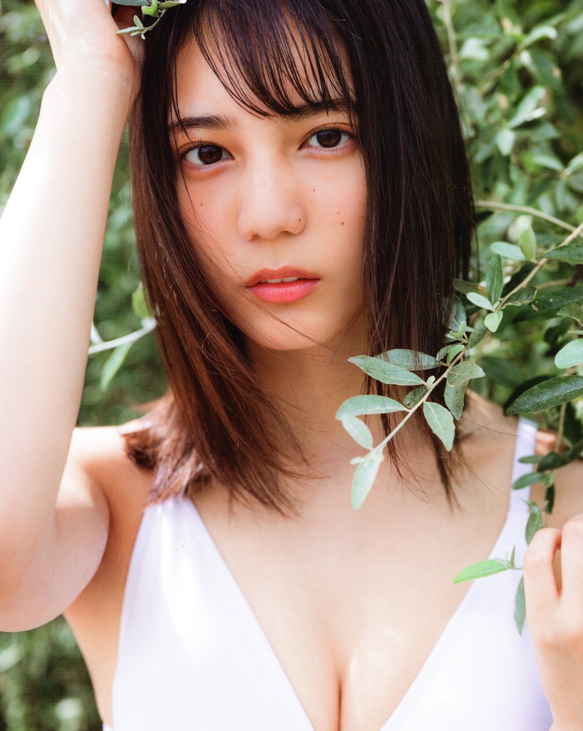 Photobook 2021 06 29 Nao Kosaka 小坂菜緒 1st Photobook Who Are You A 0026 2322134231.jpg