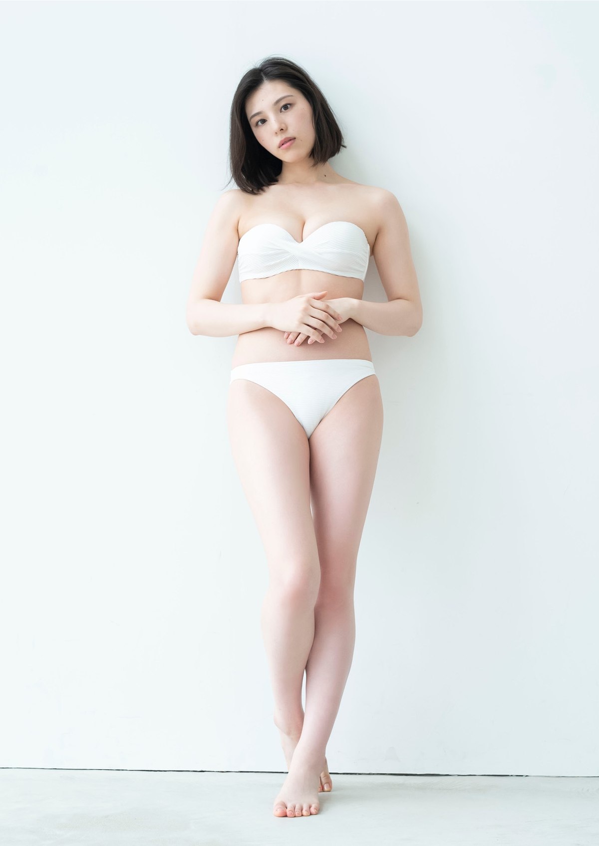 YJ Photobook 2023 07 06 Iori Sagara 相楽伊織 Marguerite 0001 3598983639.jpg