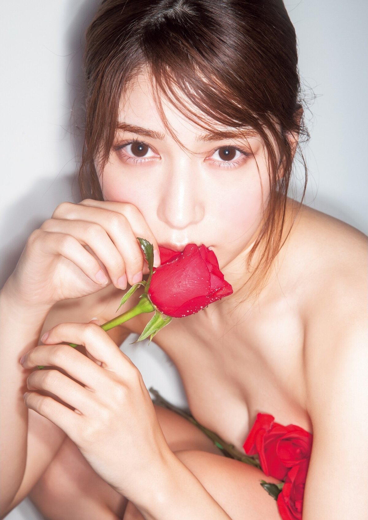 Photobook 2022 04 19 Risa Yukihira 雪平莉左 First Photobook 1st Photobook Torokeru B 0009 4771869503.jpg