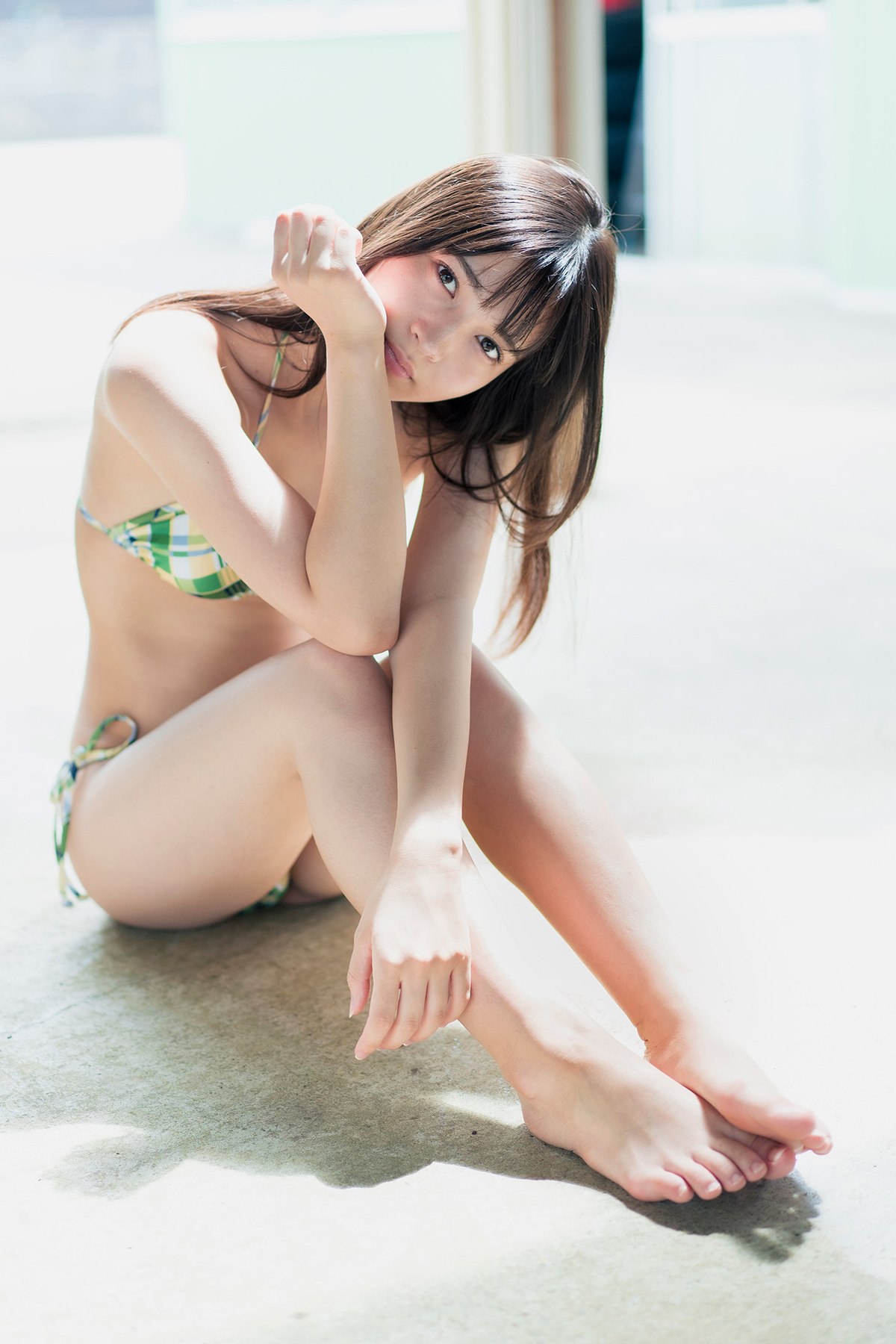 FLASH Photobook 2021 12 21 Nanako Kurosaki 黒嵜菜々子 Youth Shiyokka Summer memories 0022 8482259100.jpg