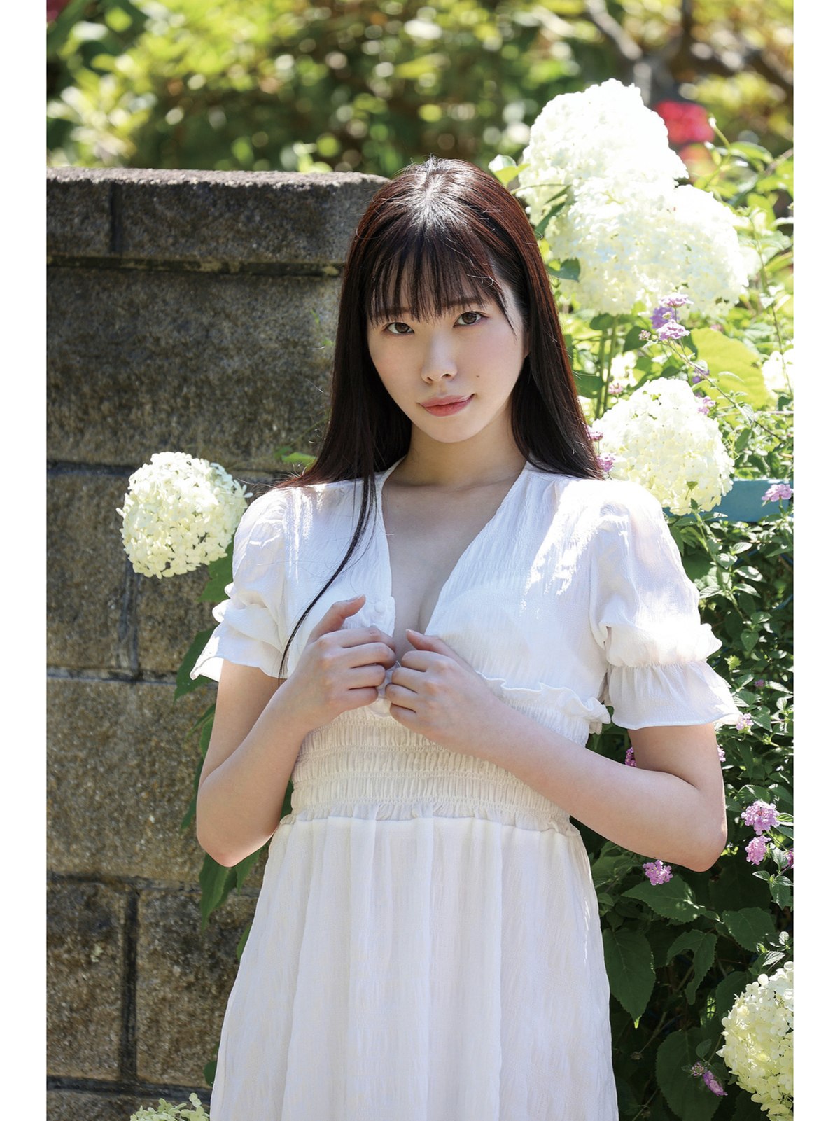 Photobook Kozue Minami 美波こづえ Sound Of Waves 0014 6717652745.jpg