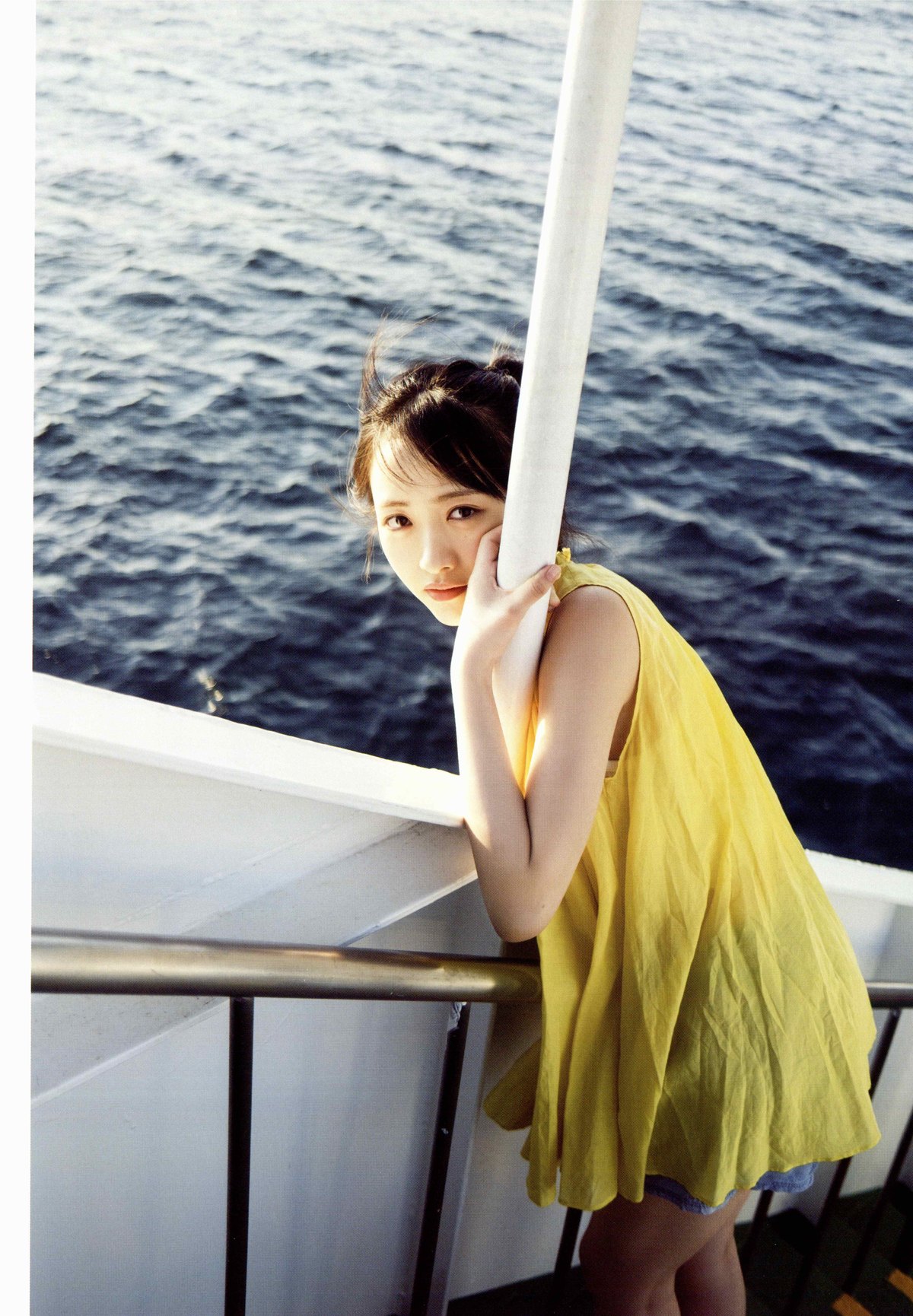 Photobook 2020 12 02 Chiho Ishida 石田千穂 1st Photobook Lemon Season B 0061 5811566562.jpg