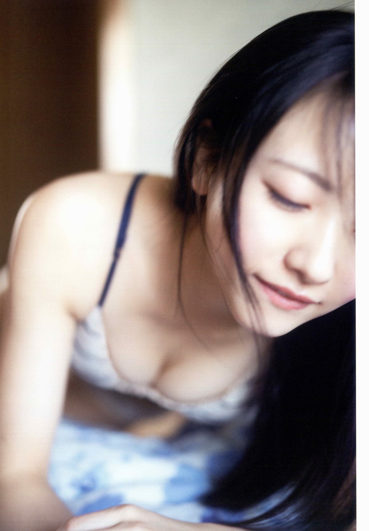 Photobook 2020 12 02 Chiho Ishida 石田千穂 1st Photobook Lemon Season B 0041 8014221920.jpg