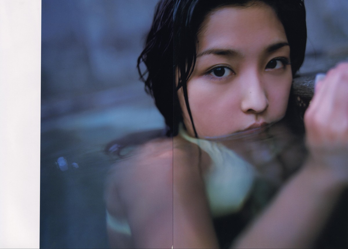 Photobook Rika Ishikawa 石川梨華 Gorgeous Hana bi See The Pay 0082 3471092162.jpg