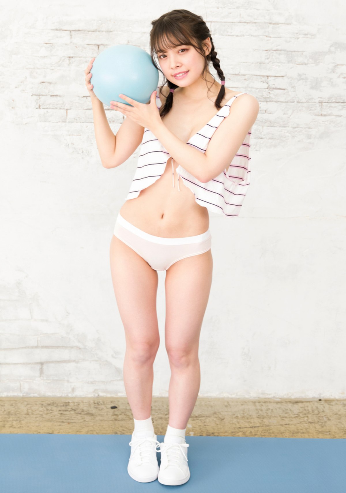 Photobook 2022 07 12 Nana Yagi 八木奈々 Clarity 0037 1141518107.jpg