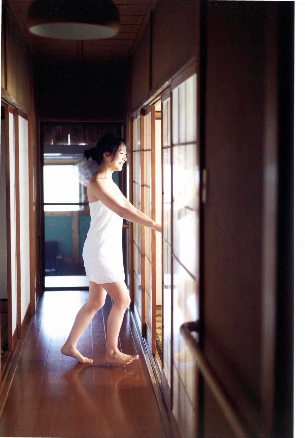 Photobook 2020 12 02 Chiho Ishida 石田千穂 1st Photobook Lemon Season B 0055 2670415061.jpg