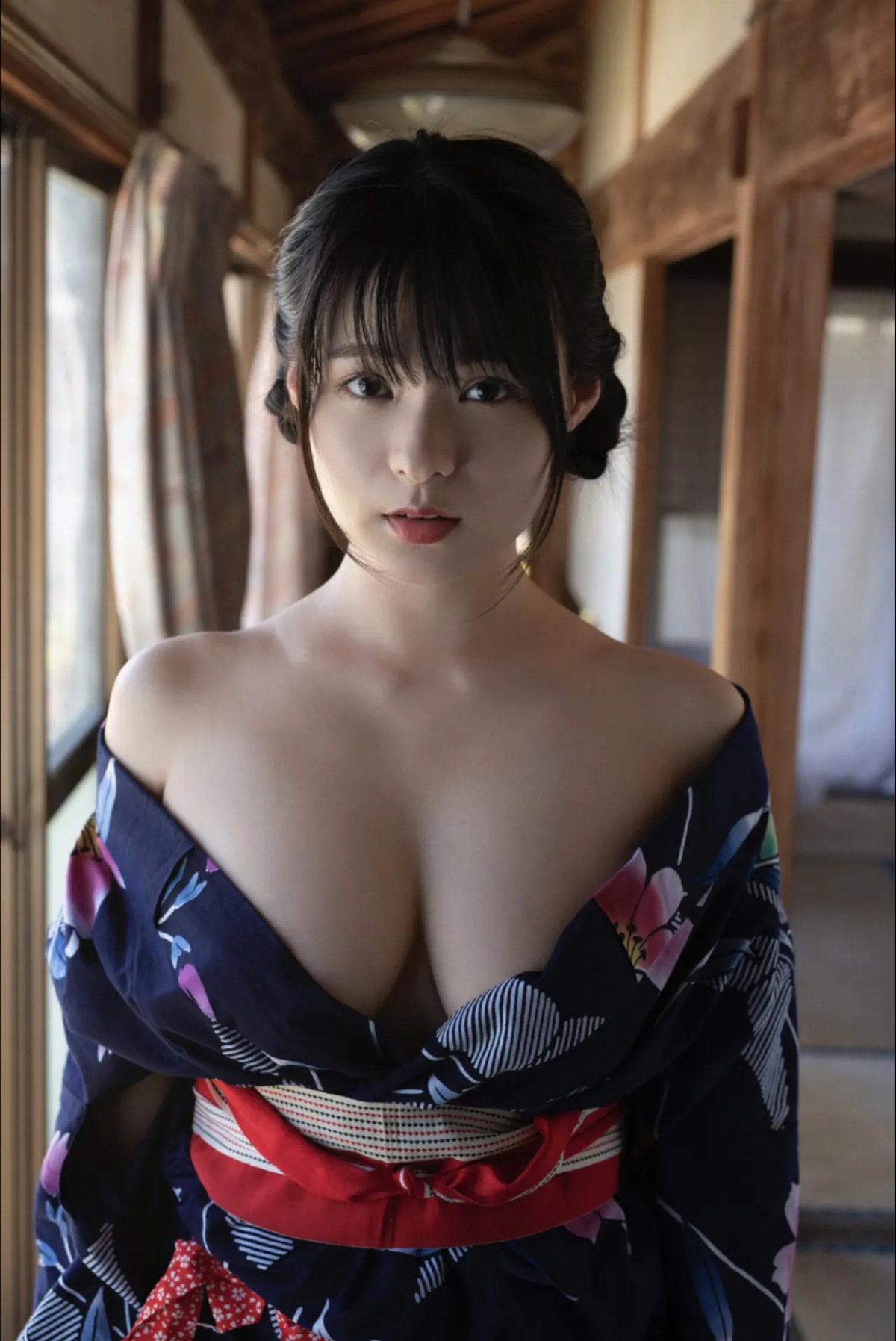 FRIDAYデジタル写真集 Mizuki Hoshina 星名美津紀 Take Off Your Yukata 0001 9284463897.jpg