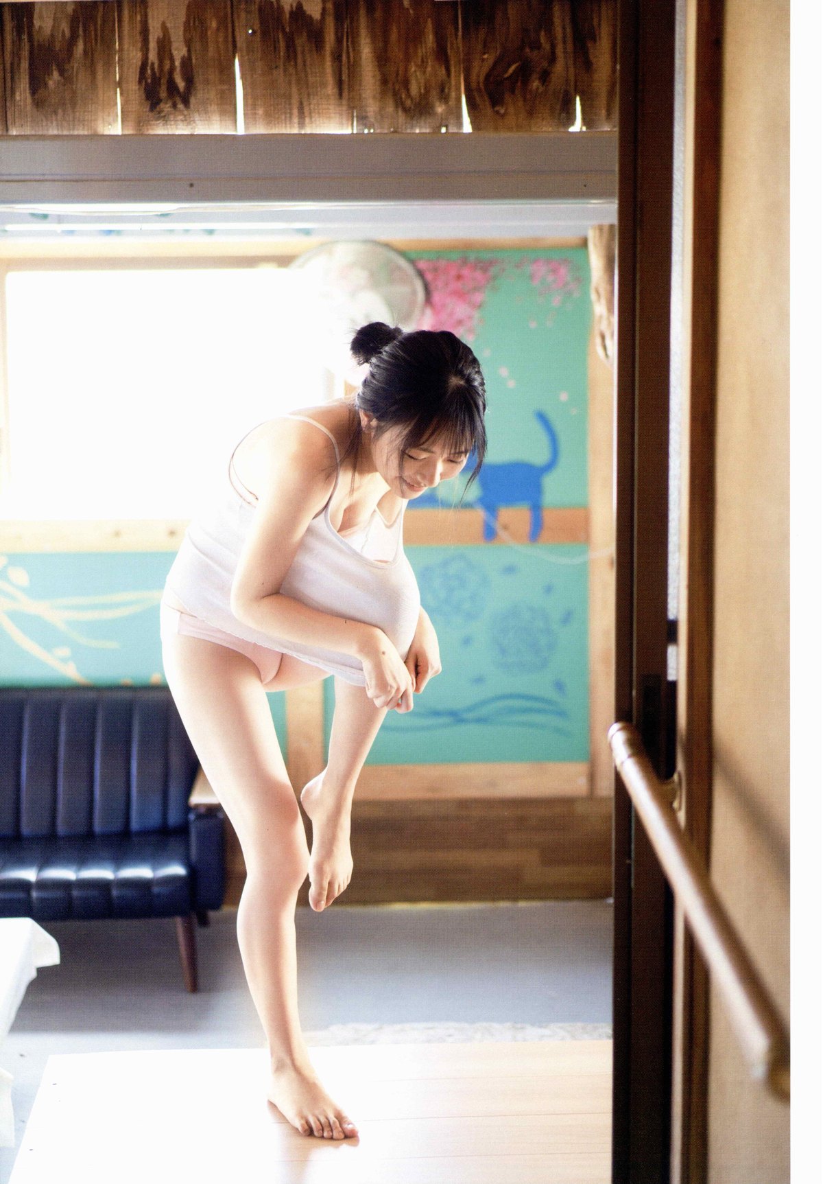 Photobook 2020 12 02 Chiho Ishida 石田千穂 1st Photobook Lemon Season B 0045 6230757557.jpg