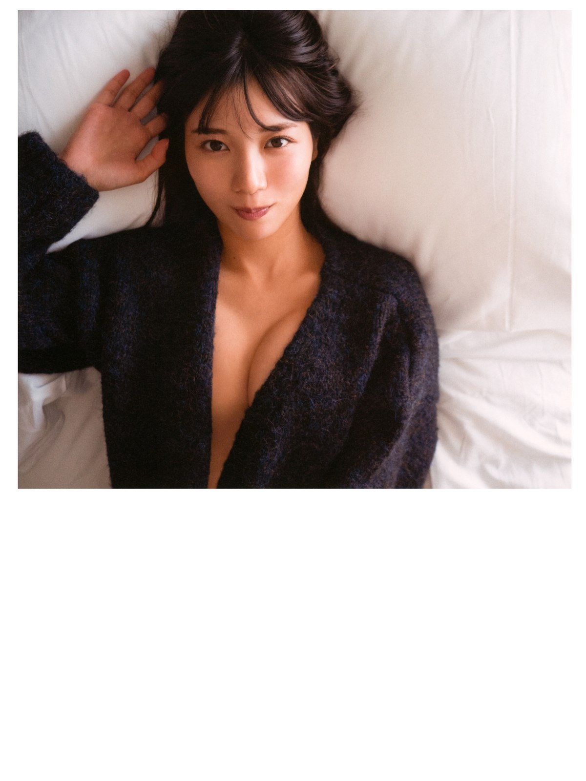 Photobook 2022 03 01 Hina Kawata 河田陽菜 1st Photobook Order Of Memories A 0096 4026235764.jpg