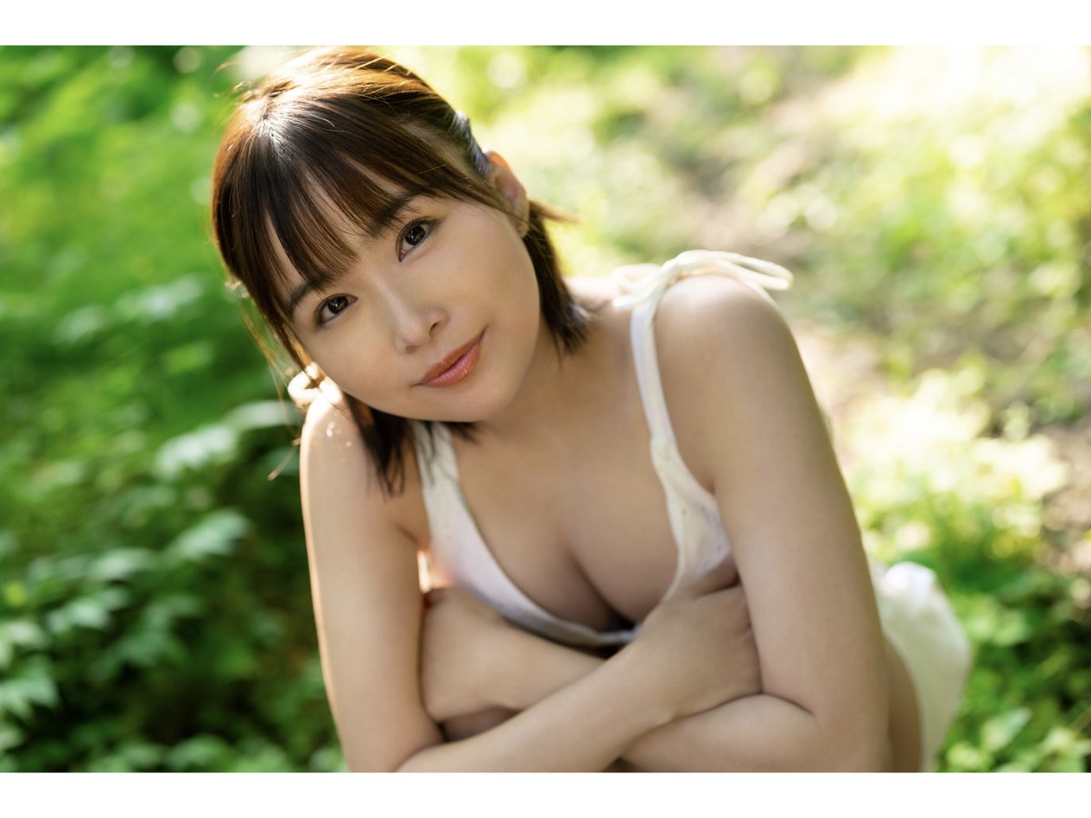 Photobook Asuna Kawai 河合あすな Toki No Shizuku On That Island I Spent With You 0045 5302626884.jpg