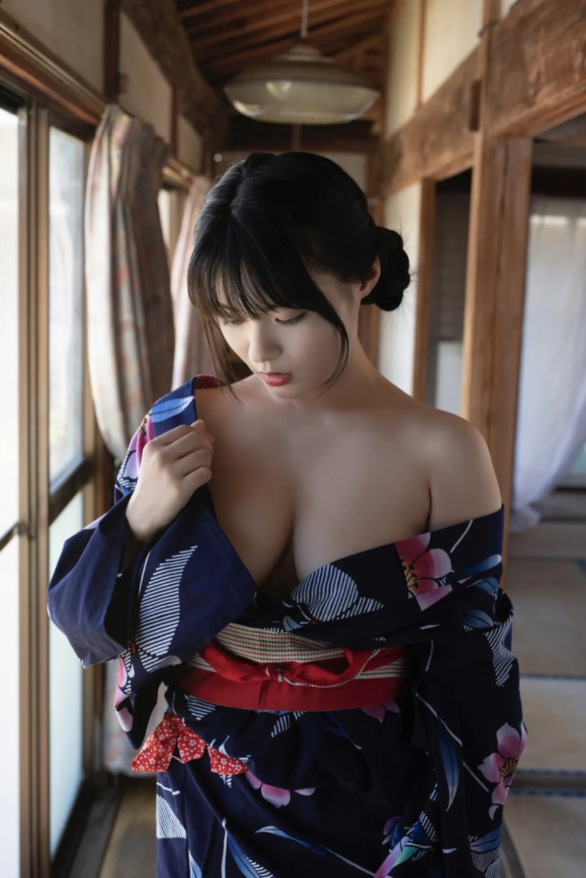 FRIDAYデジタル写真集 Mizuki Hoshina 星名美津紀 Take Off Your Yukata 0002 4559887724.jpg