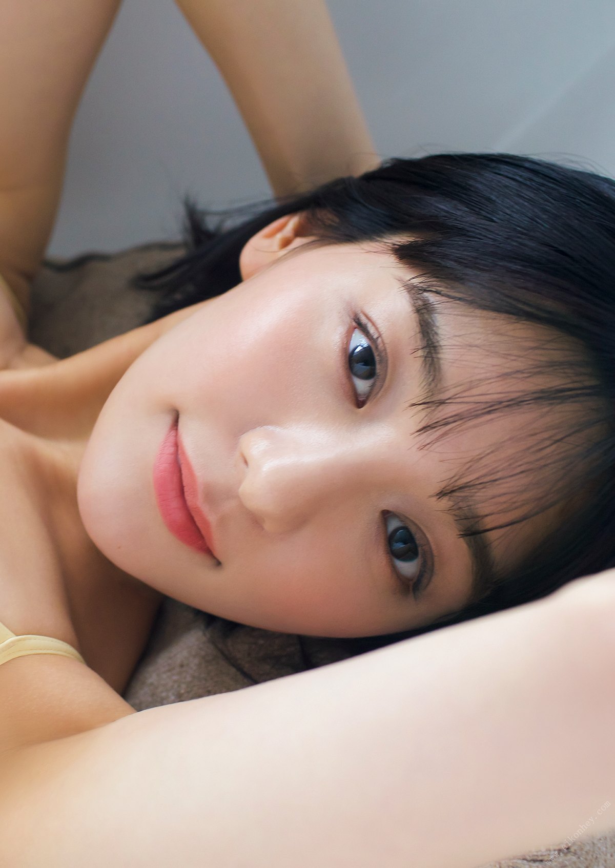 Digital limited YJ PHOTO BOOK 2023 02 22 Momoko Nitta 新田桃子 New Age 0028 2759323870.jpg