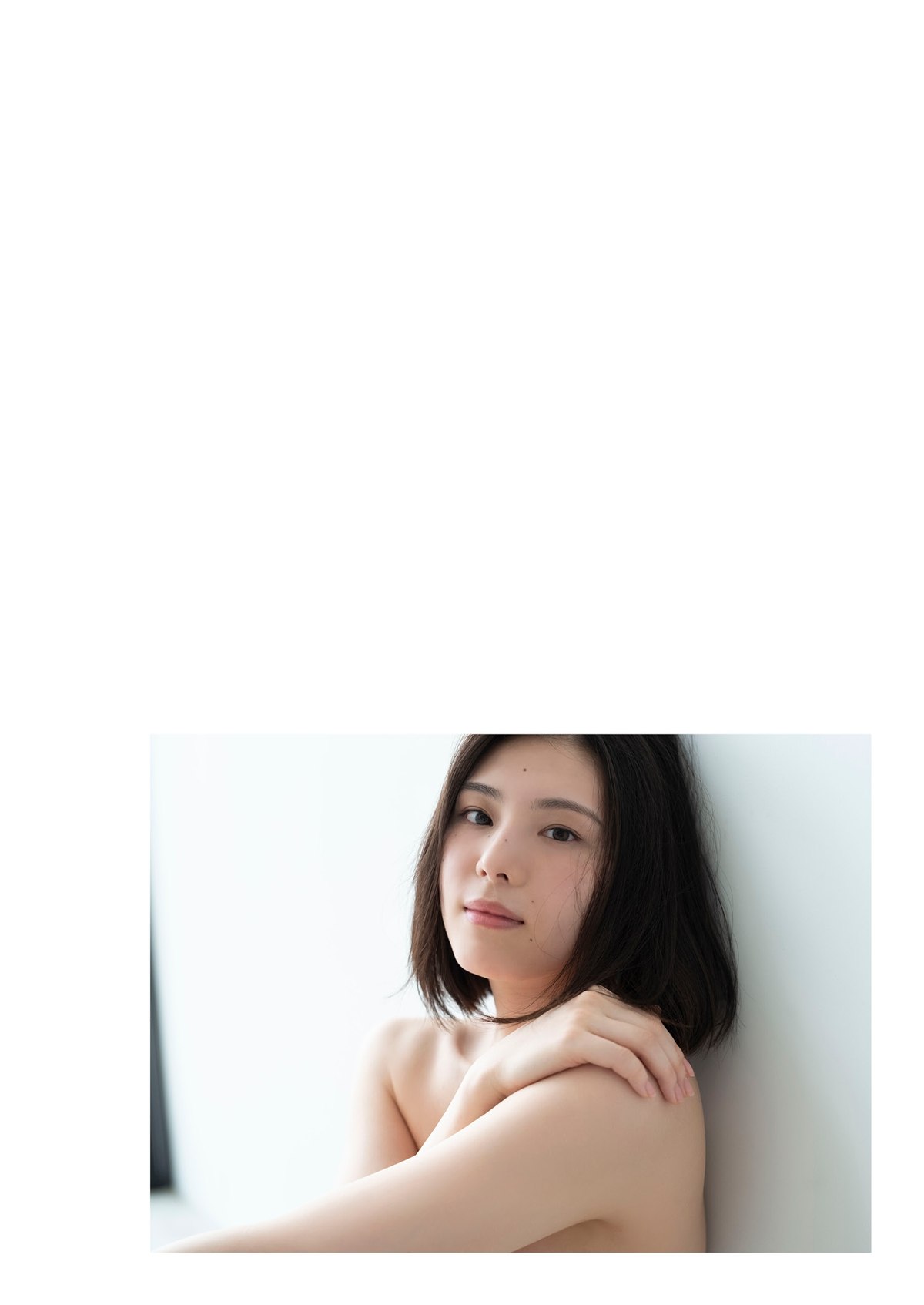 YJ Photobook 2023 07 06 Iori Sagara 相楽伊織 Marguerite 0010 6444787826.jpg