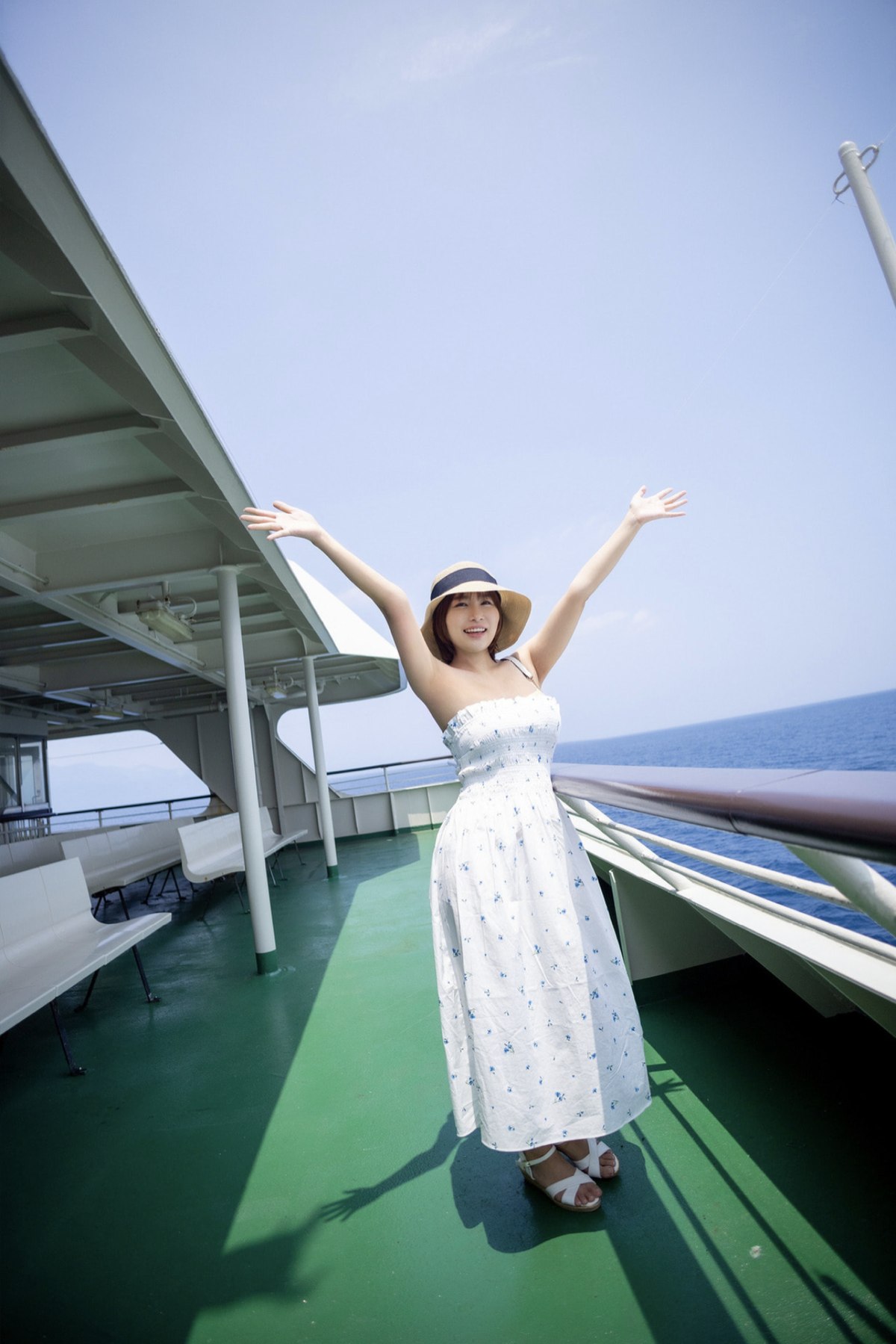 Photobook Asuna Kawai 河合あすな Toki No Shizuku On That Island I Spent With You 0005 1788645196.jpg