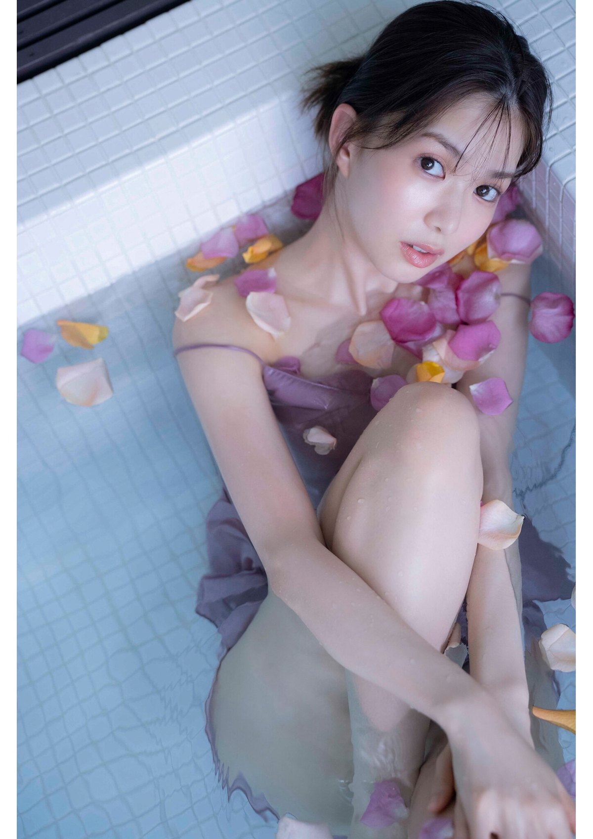 Photobook 2023 07 20 Riko Matsudaira 松平璃子 1st Photobook Rikopi 0102 4738720606.jpg