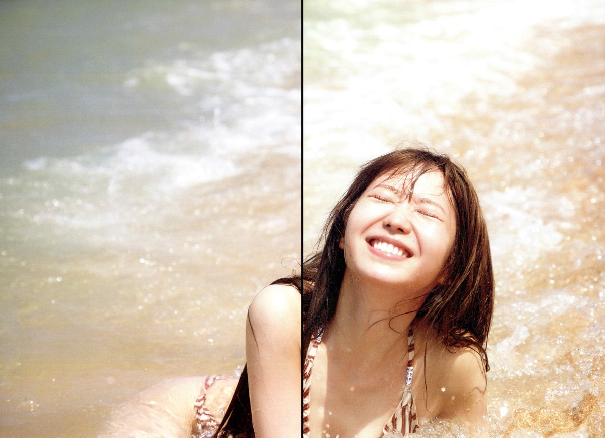 Photobook 2021 03 15 Emiri Otani 大谷映美里 1st Photobook The Person I Like B 0017 6070448710.jpg