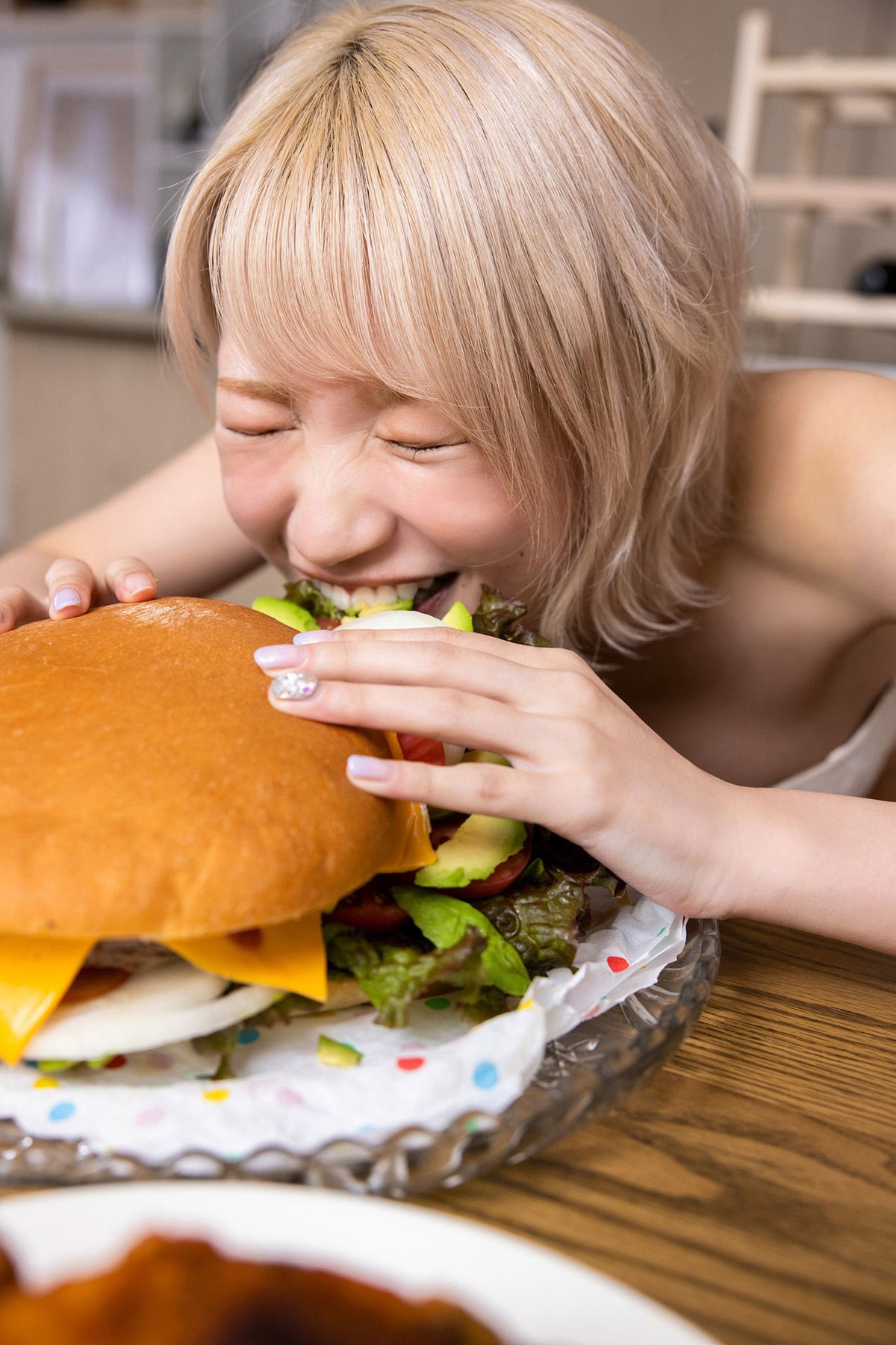 YOUNG Photobook 2022 12 30 Yuria Tojo 東條ゆりあ Yuria Tojo Eats A Lot In A Swimsuit 0017 6023449524.jpg