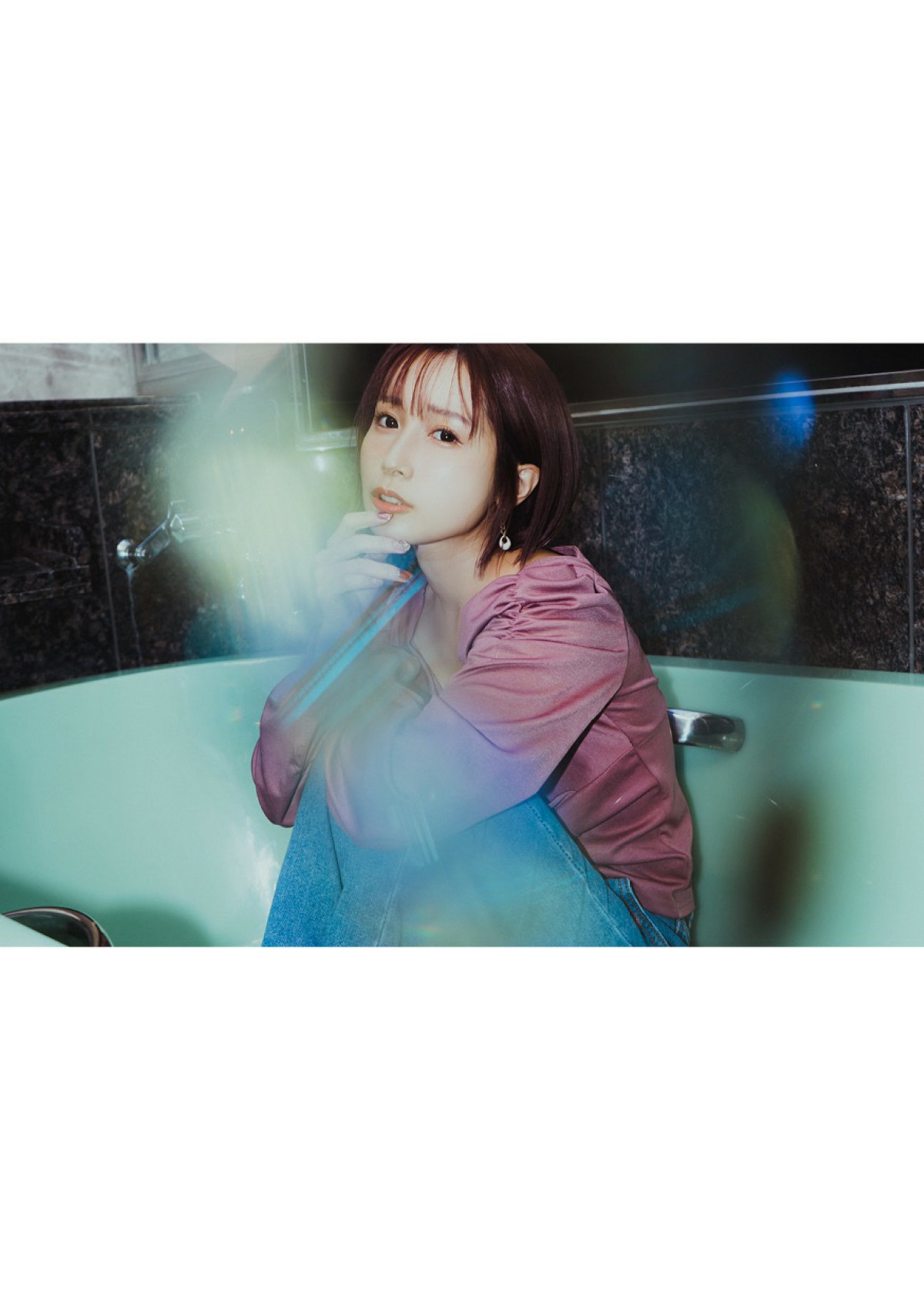 Photobook Minami Kojima 小島みなみ Escape No Watermark 0004 7558778456.jpg