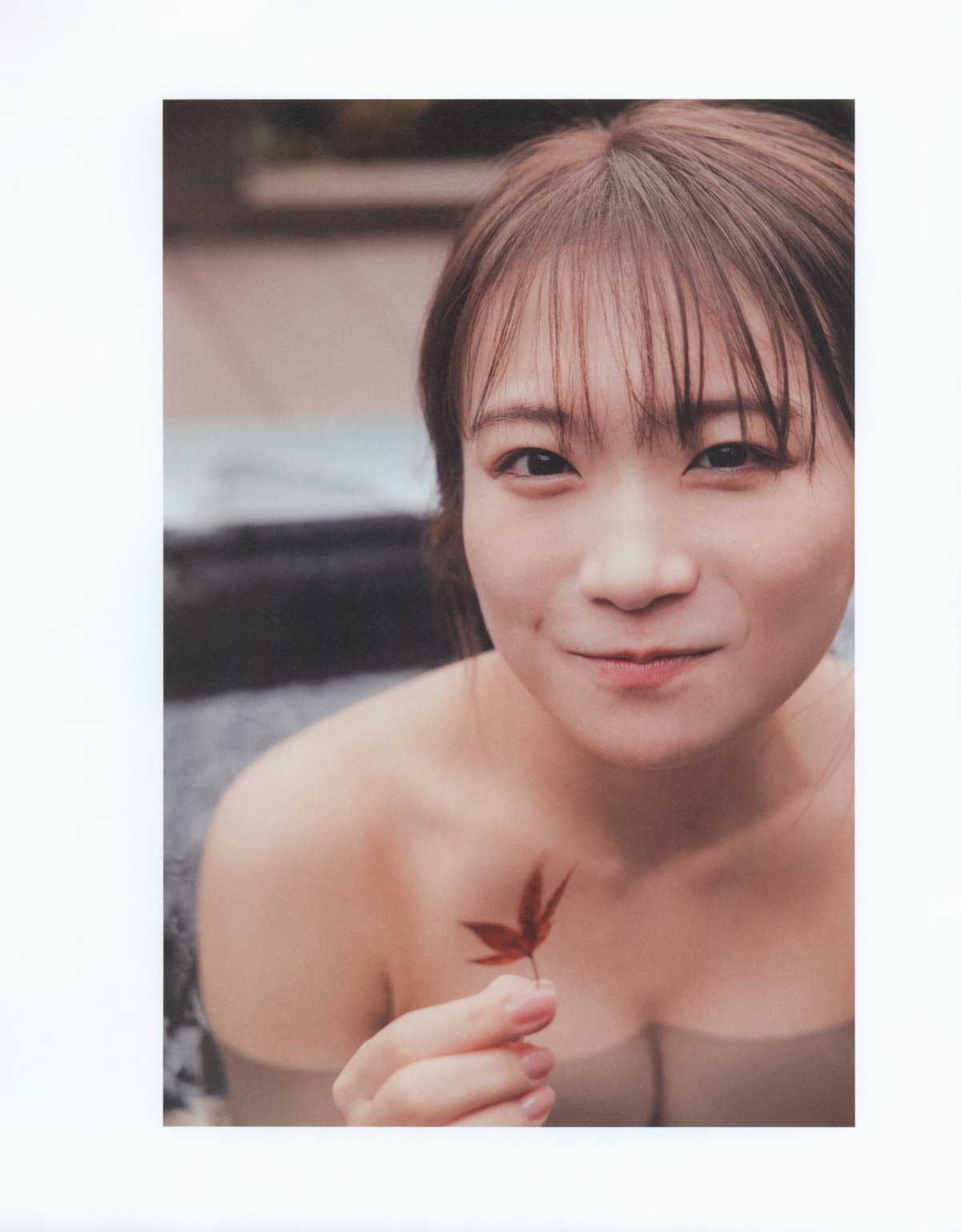 Photobook 2023 02 21 Manatsu Akimoto 秋元真夏 Graduation Commemorative Photo Book 0049 2342215842.jpg