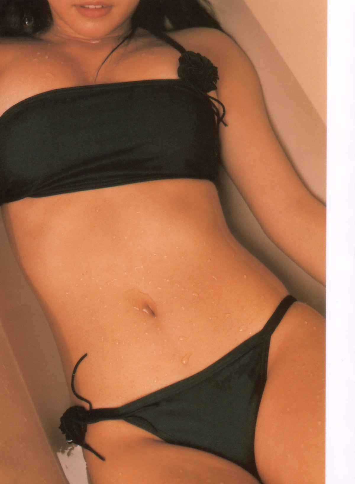 Photobook Sayaka Isoyama 磯山さやか Secret 0062 0311450409.jpg