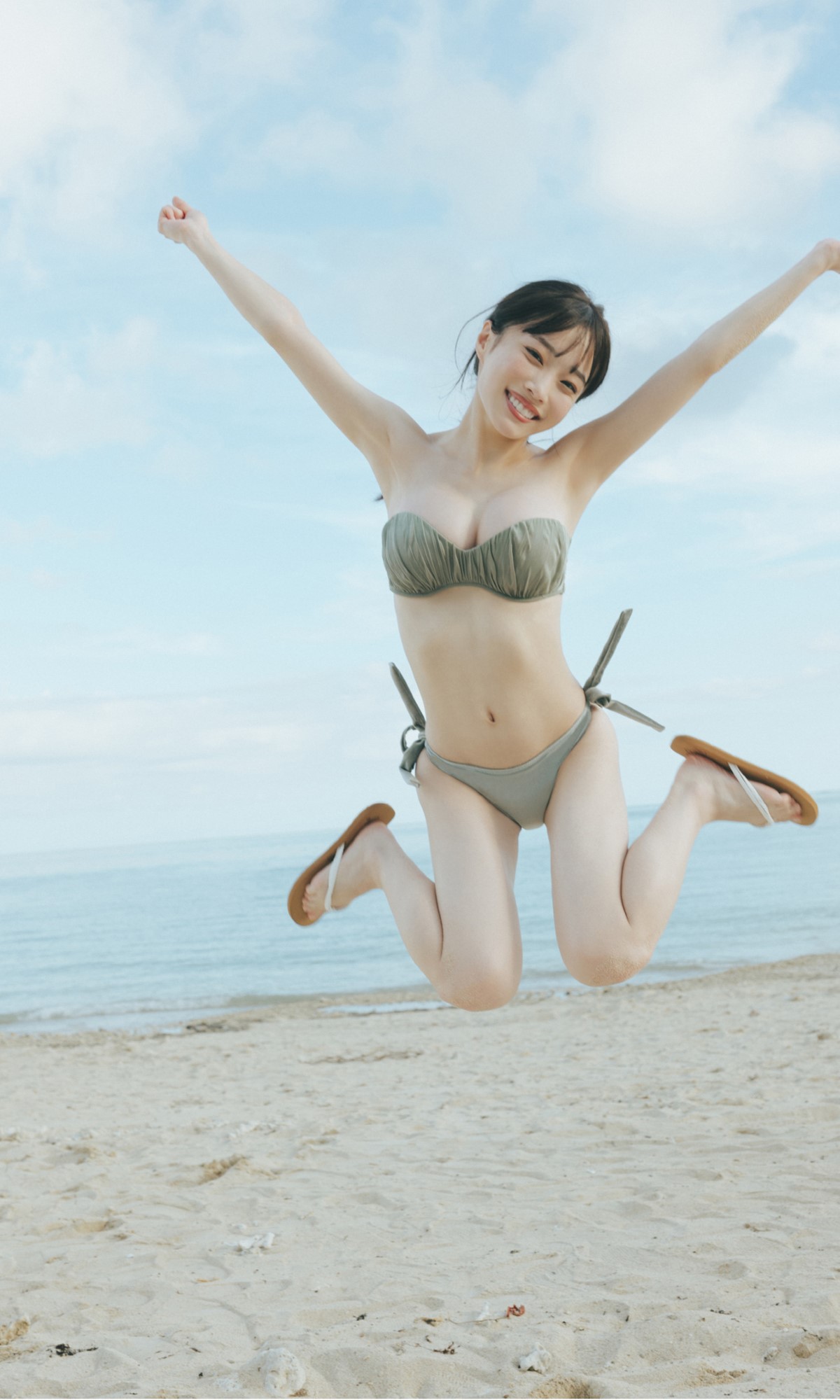 Photobook 2022 10 31 Miyu Kishi 岸みゆ Surprise 0044 9379890403.jpg