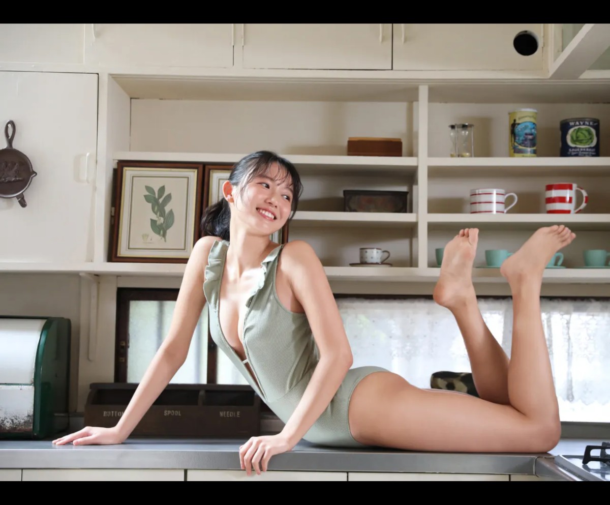 FRIDAYデジタル写真集 Shida Nene 志田音々 Lovely 1000 0080 1385607327.jpg