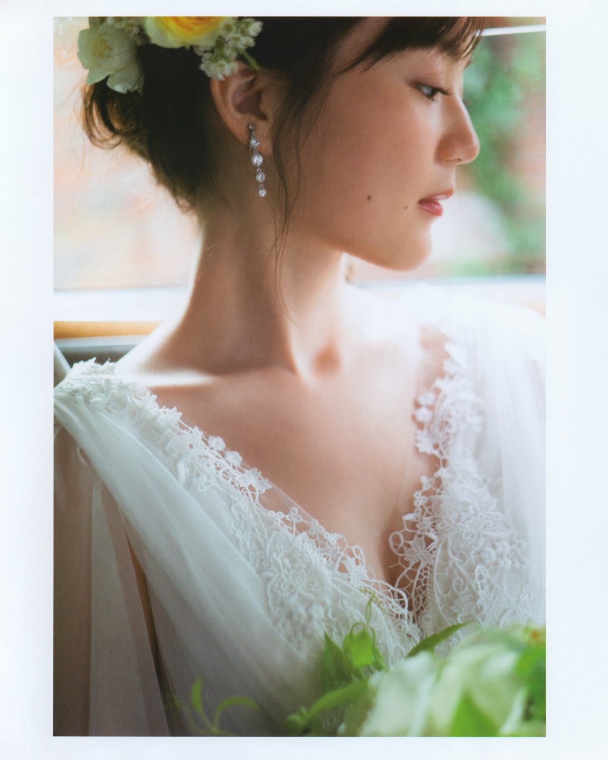 Photobook 生田絵梨花 乃木坂46卒業記念メモリアルブック カノン 0100 2738924726.jpg