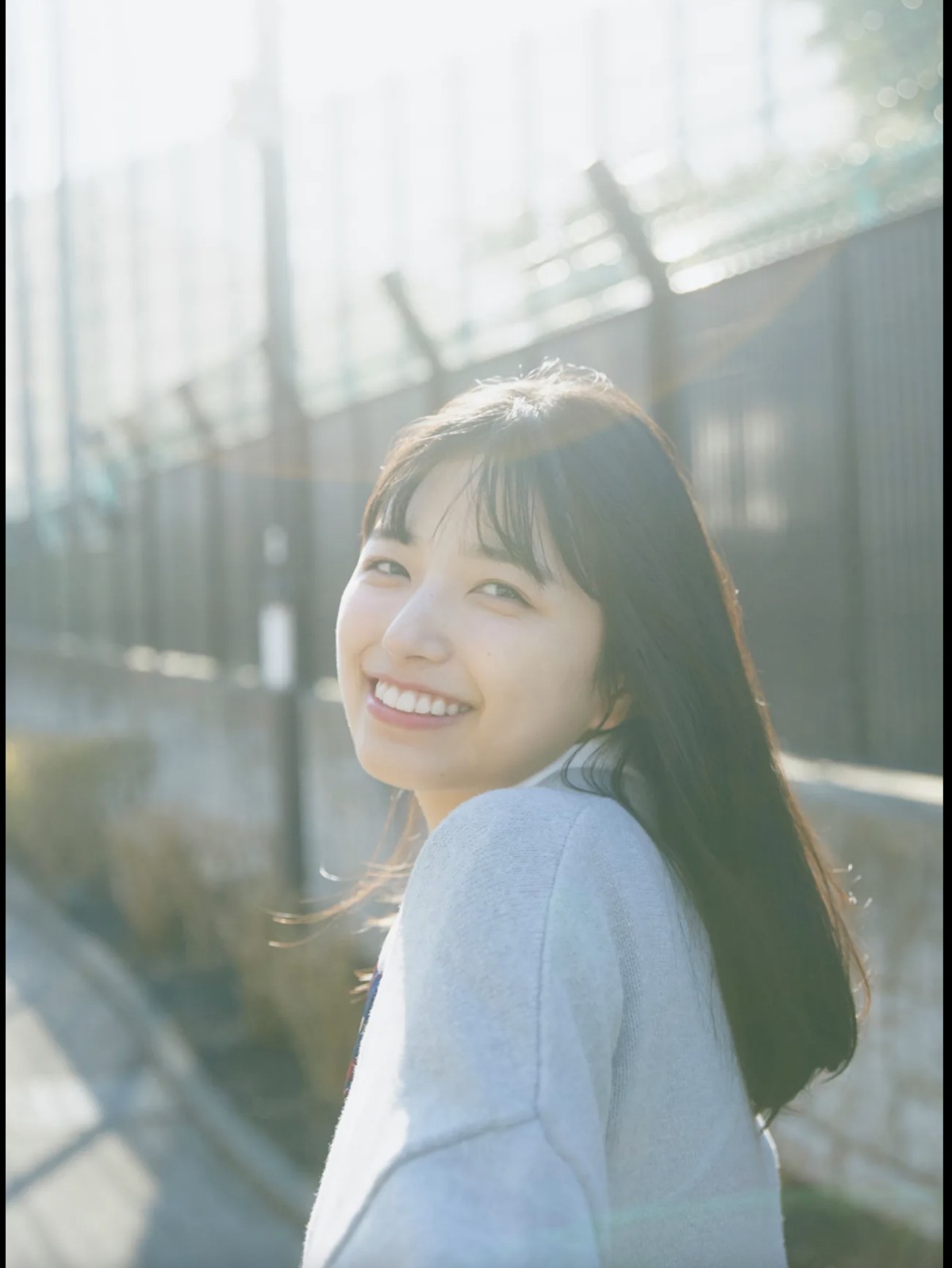 FRIDAYデジタル写真集 2023 04 27 Nogizaka46 Mao Ioki 五百城茉央 Innocent Blue Exclusive Shot Of 17 year old Sparkle 0008 2379081510.jpg