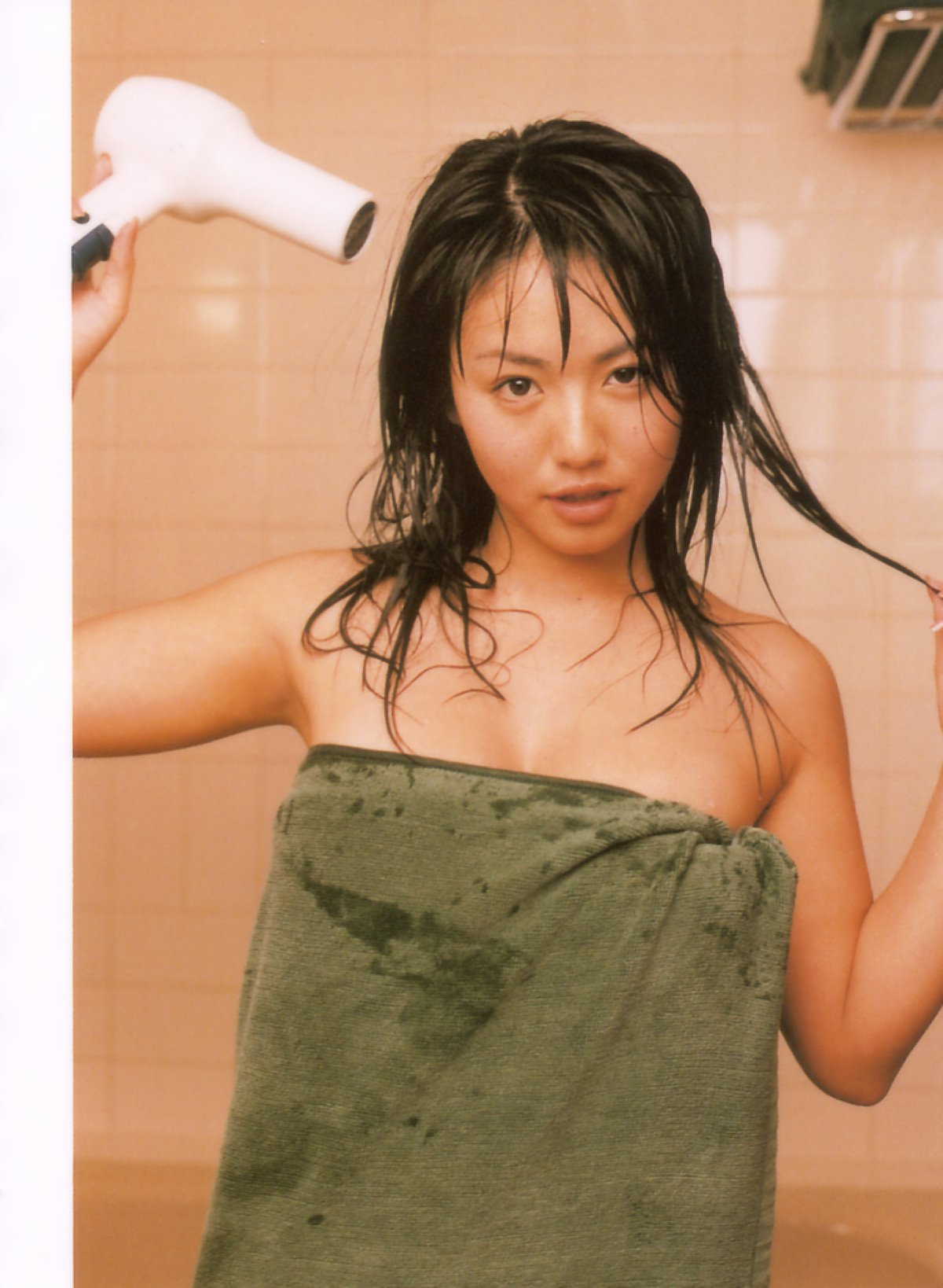 Photobook Sayaka Isoyama 磯山さやか Secret 0065 0598204928.jpg