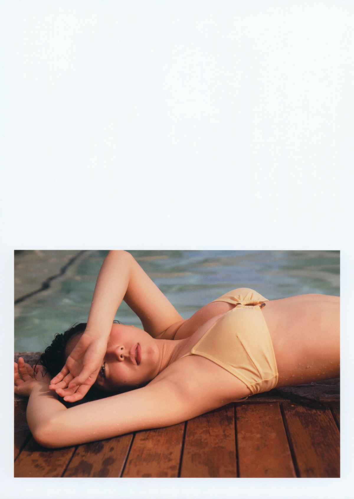 Photobook Miru Shiroma 白間美瑠 LOVE RUSH 0099 3347896048.jpg