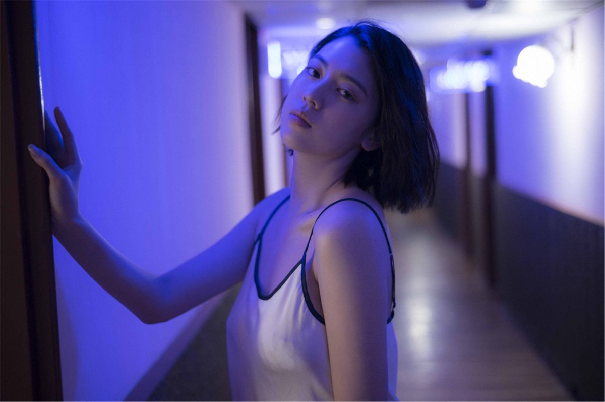 Photobook 2018 04 15 Ayaka Miyoshi 三吉彩花 Across The Sky 0048 7334470385.jpg