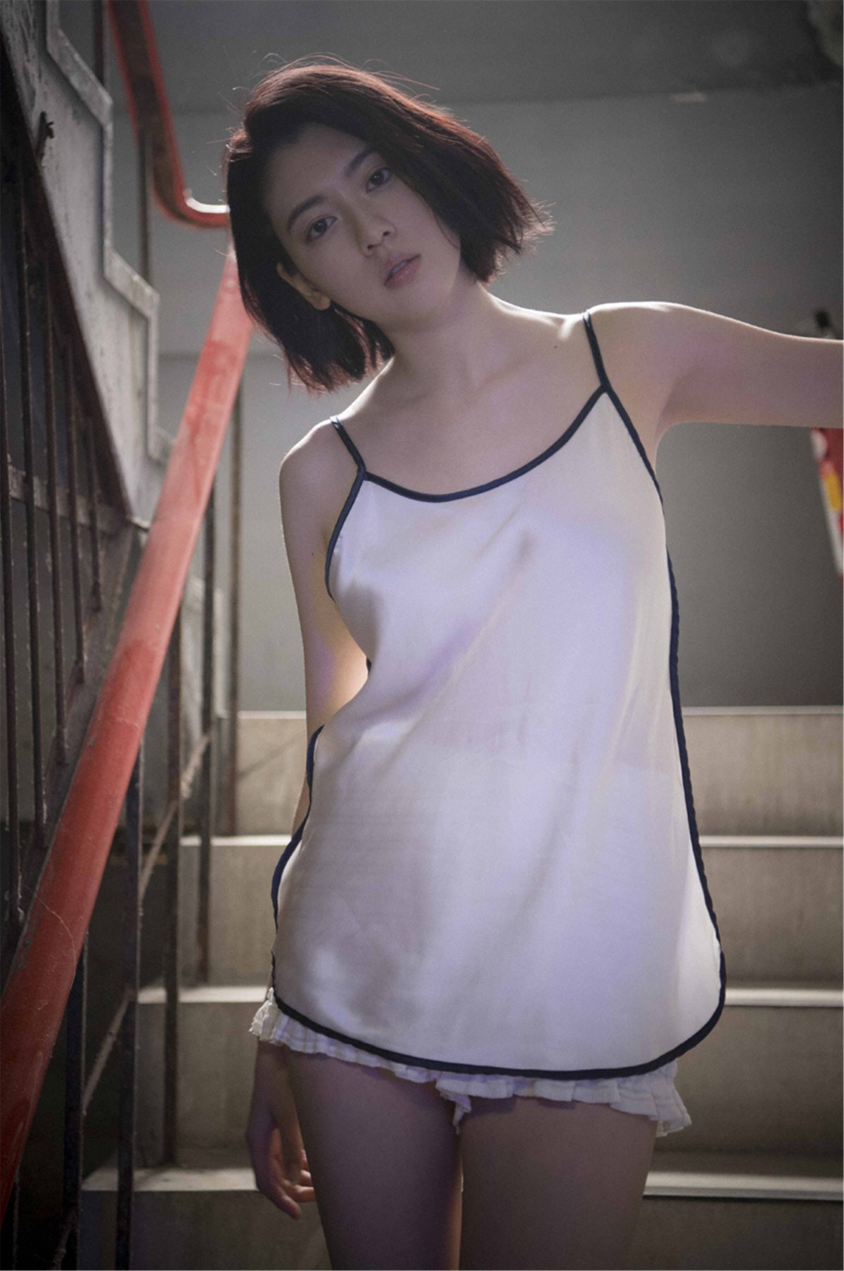 Photobook 2018 04 15 Ayaka Miyoshi 三吉彩花 Across The Sky 0044 5898370624.jpg