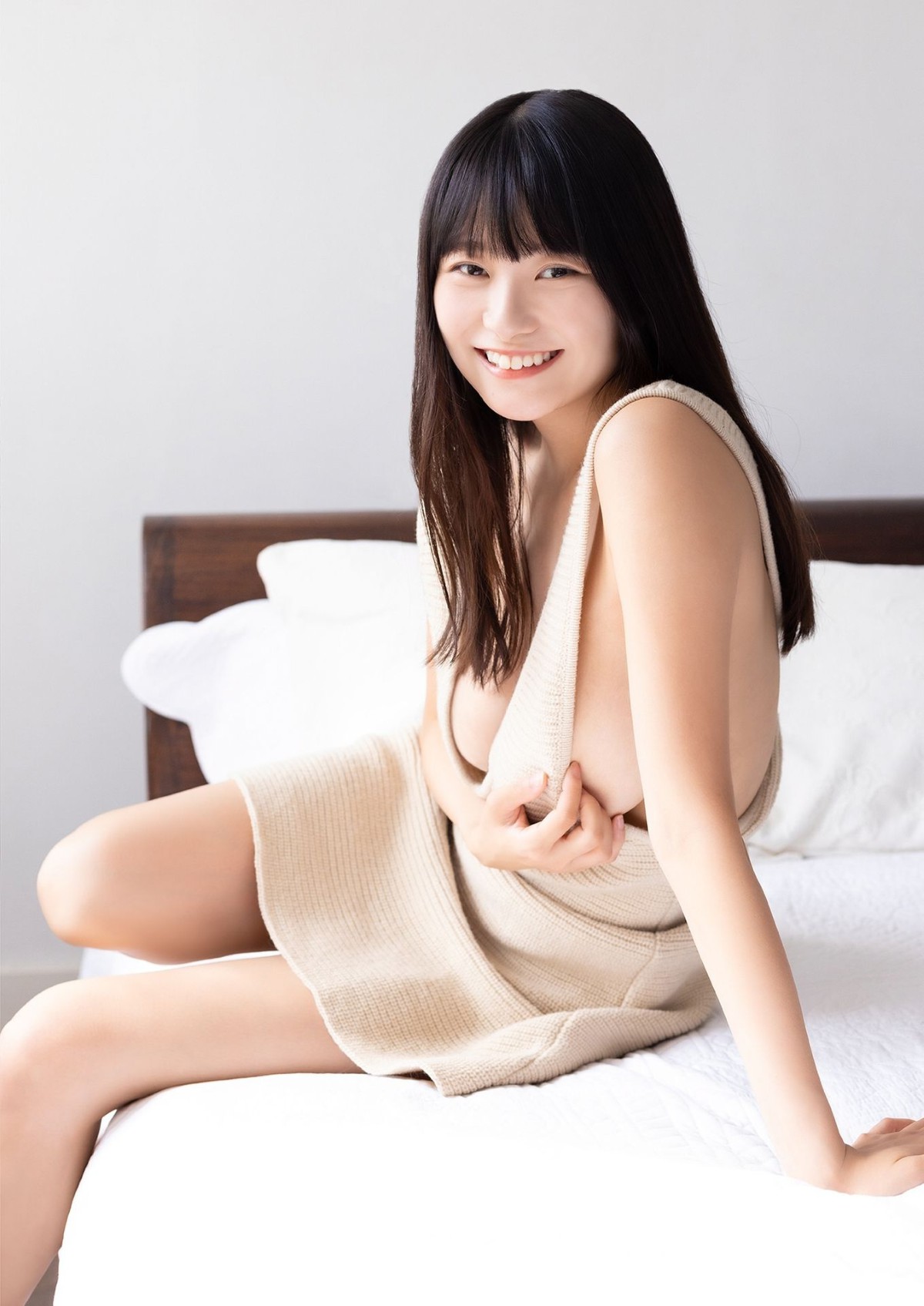 YJ Photobook 2022 10 27 Kiho Sakurai 桜井木穂 Osamaranai 0003 6451787775.jpg