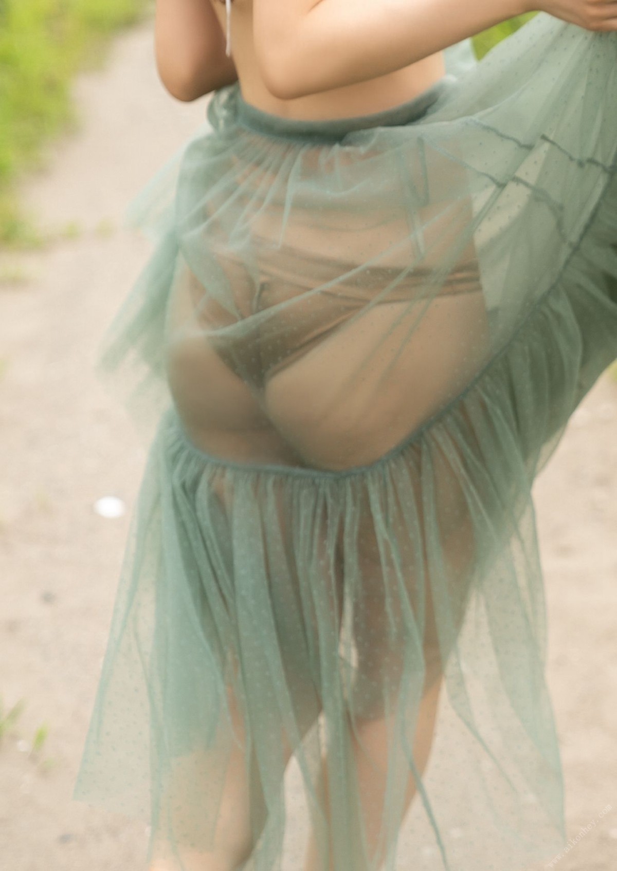 YJ PHOTO BOOKデジタル限定 2022 09 15 Risa Yukihira 雪平莉左 Photo Collection Melt 0031 6838710747.jpg