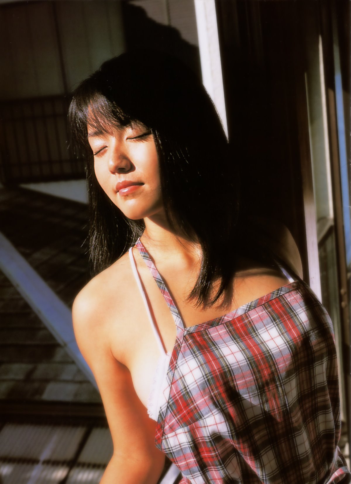 Photobook Sayaka Isoyama 磯山さやか Playing With An Island Girl 0010 2739702620.jpg