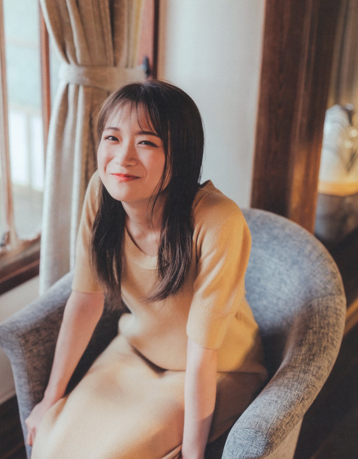 Photobook 2023 02 21 Manatsu Akimoto 秋元真夏 Graduation Commemorative Photo Book 0044 1935729462.jpg