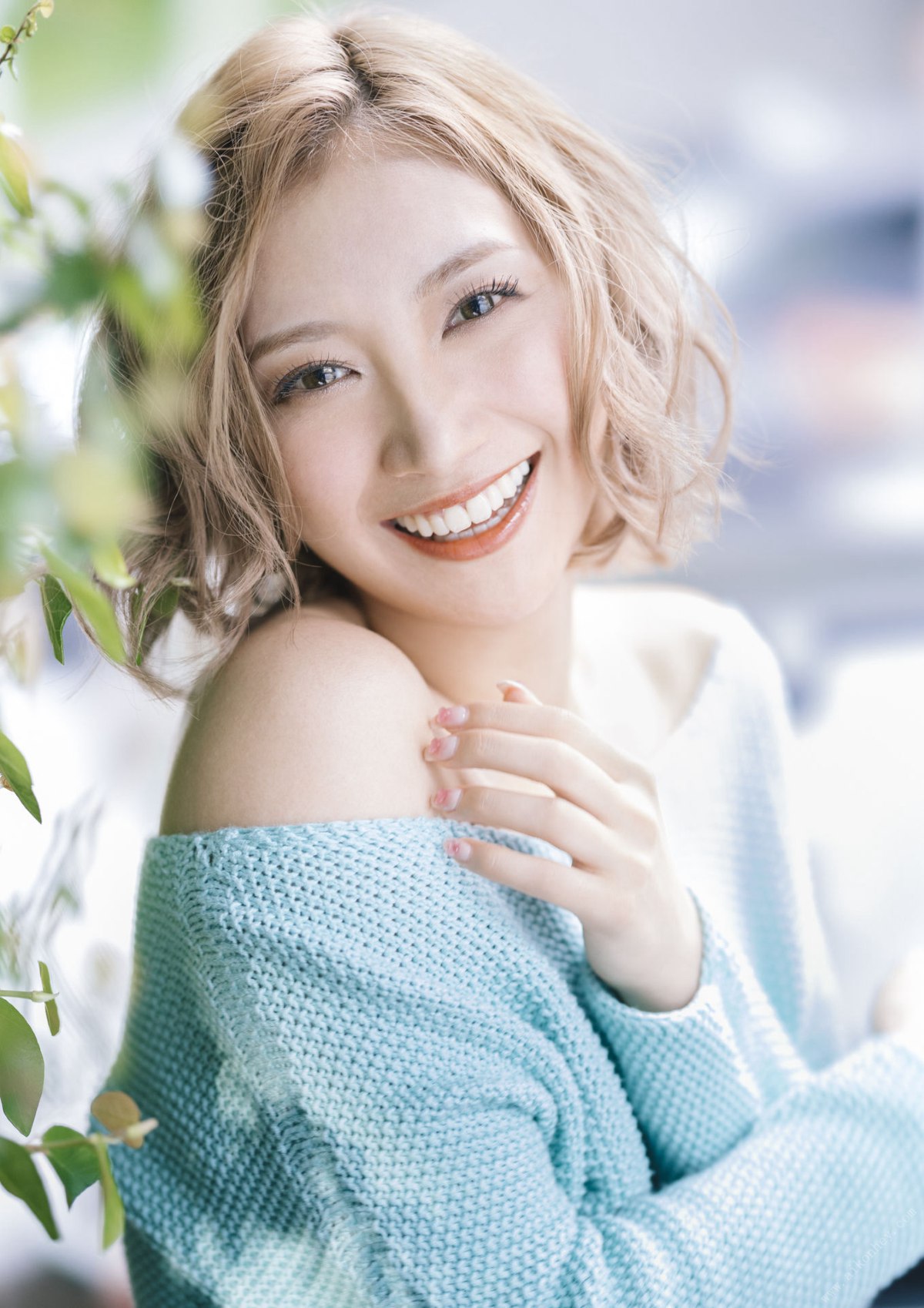 Photobook 2022 11 04 Anna Kami 加美杏奈 Amakami 0002 0726652450.jpg